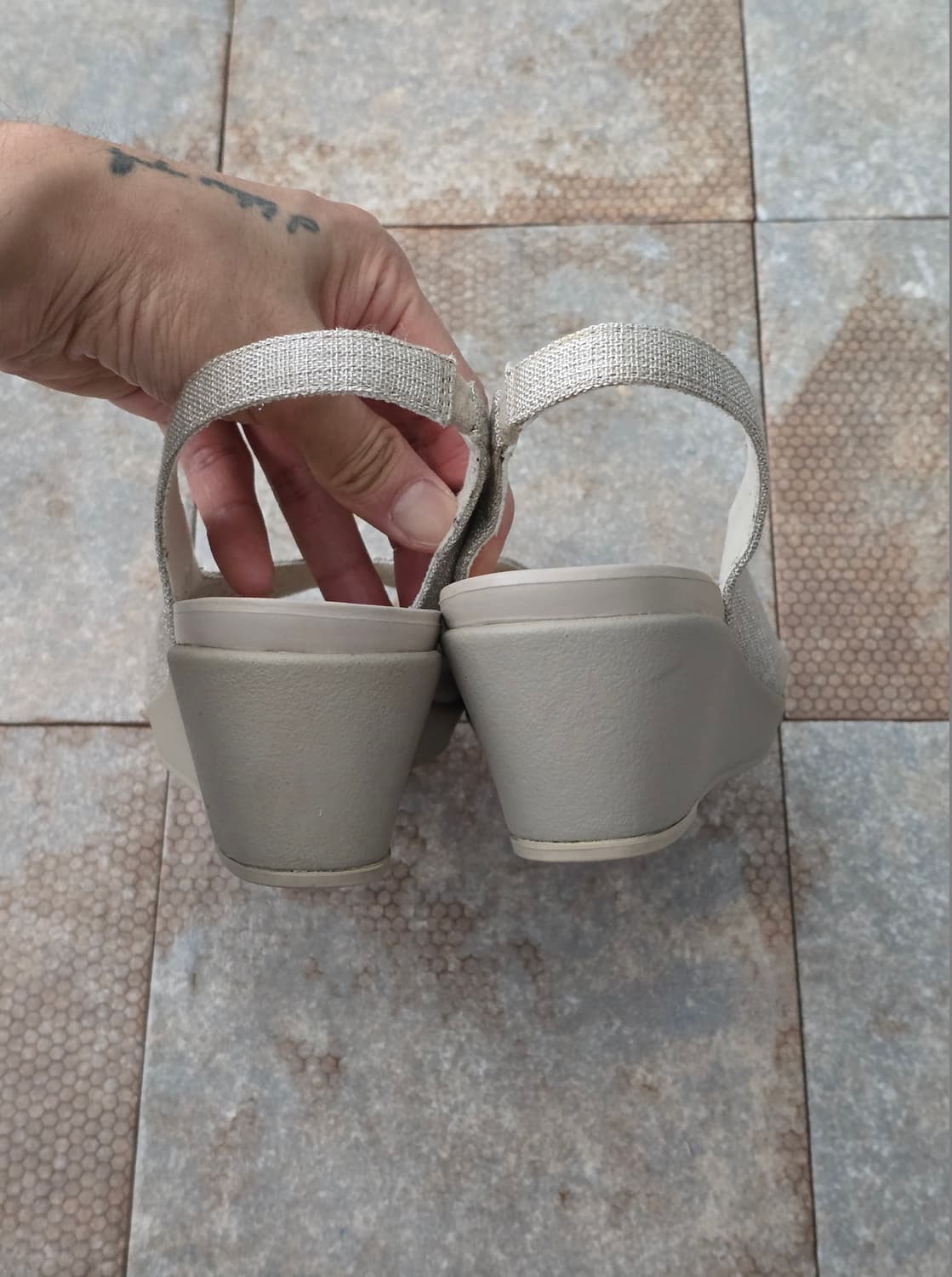 (250)크록스 레이안 쉬머 슬링백 웨지 샌들 상품이미지7