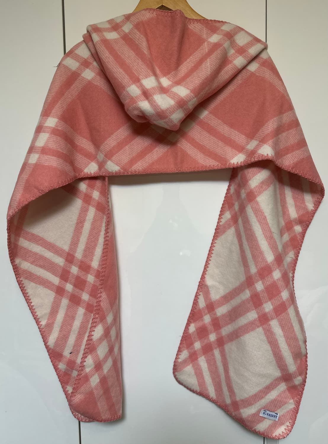 버버리 핑크 체크 울후드 머플러 남여공용 상품이미지4
