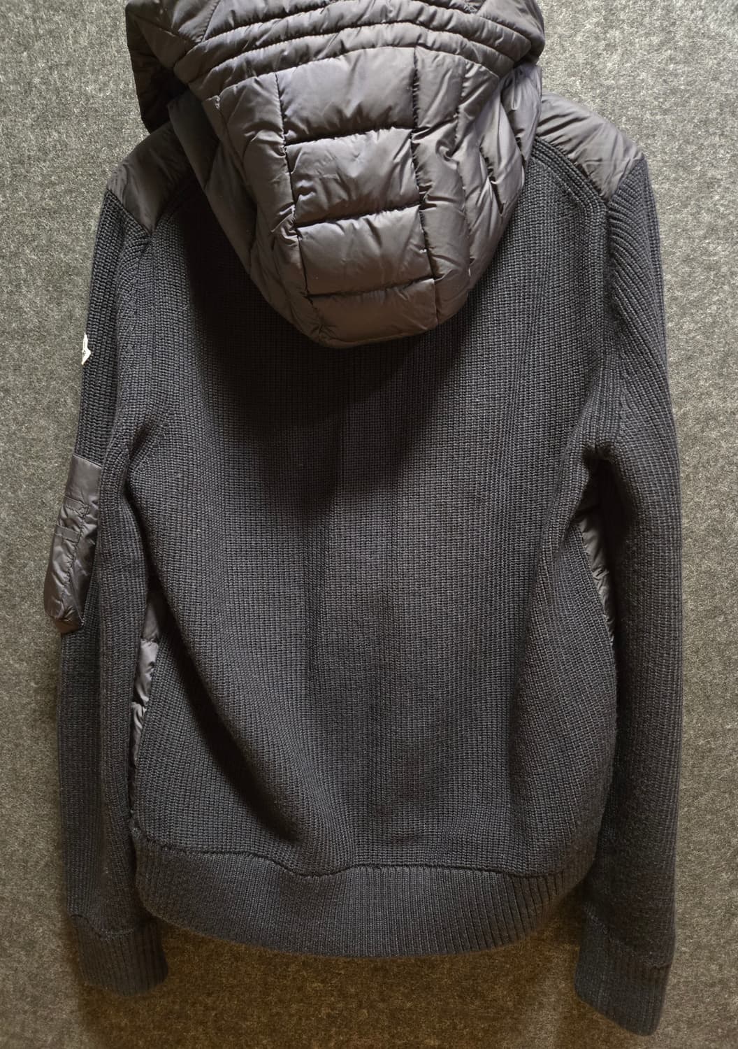 몽클레어 로고 패치 니트 후드 패딩 상품이미지3