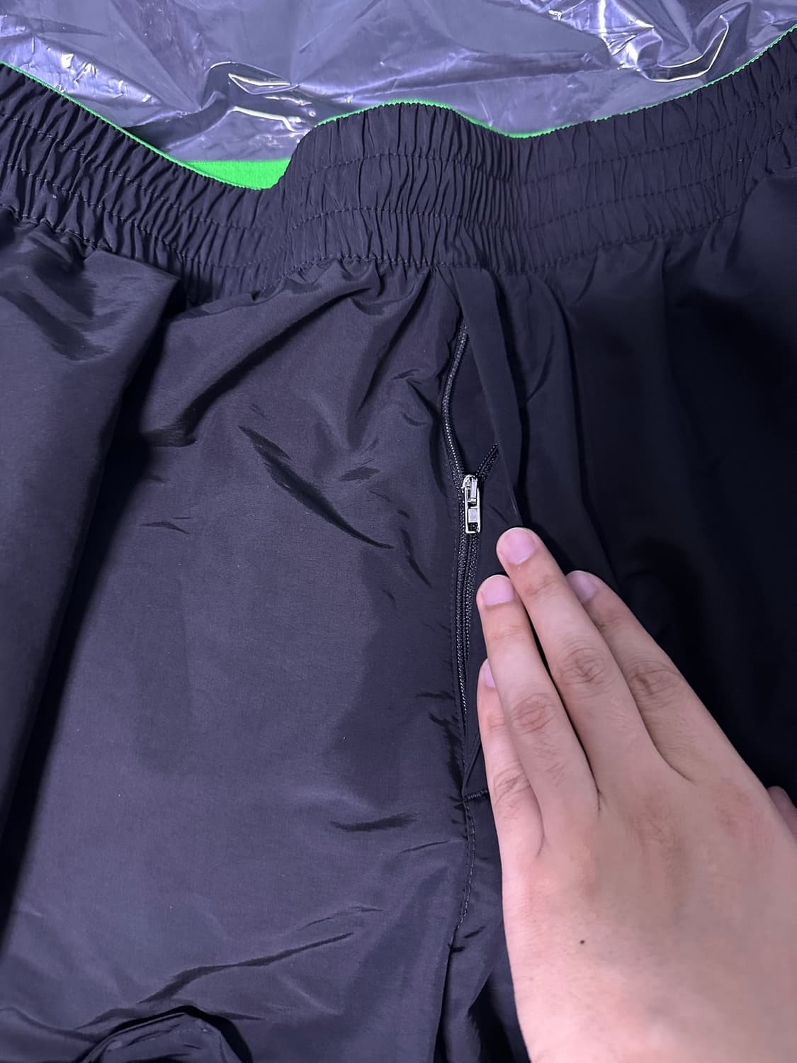[L] 보테가베네타 나일론 쇼츠 블랙 상품이미지8