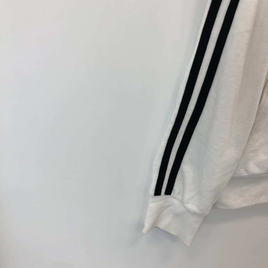 NERDY 널디 벨벳 화이트져지 M 상품이미지3