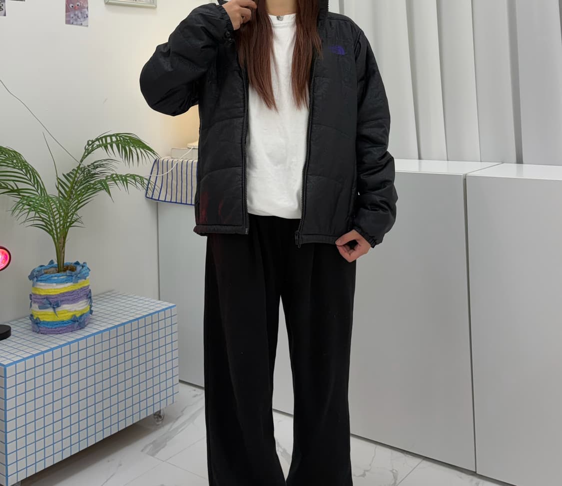 노스페이스 블랙 퍼플 자수로고 페이즐리 플라워패턴(90) 상품이미지1