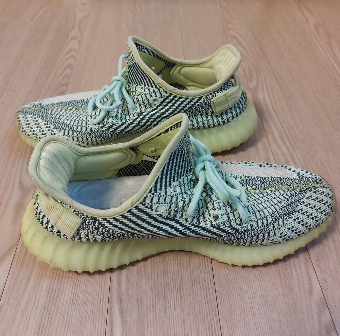 아디다스 이지 부스트 350 V2 이즈릴 - 논리플렉티브 상품이미지4