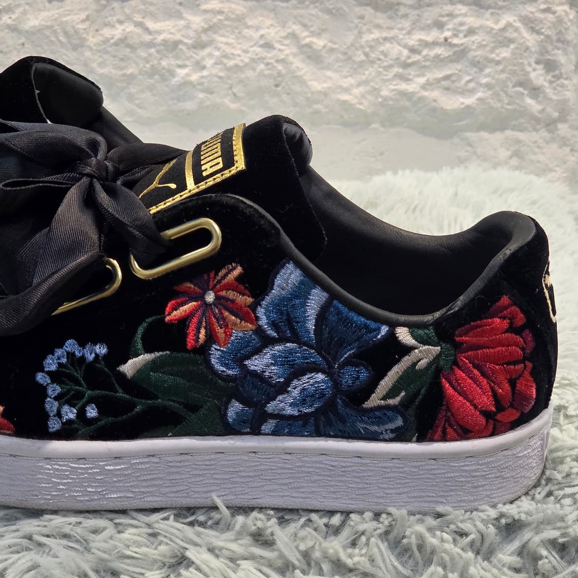 7q-6:푸마 벨벳 플라워 자수 스니커즈 (22cm)-거의새거 상품이미지3