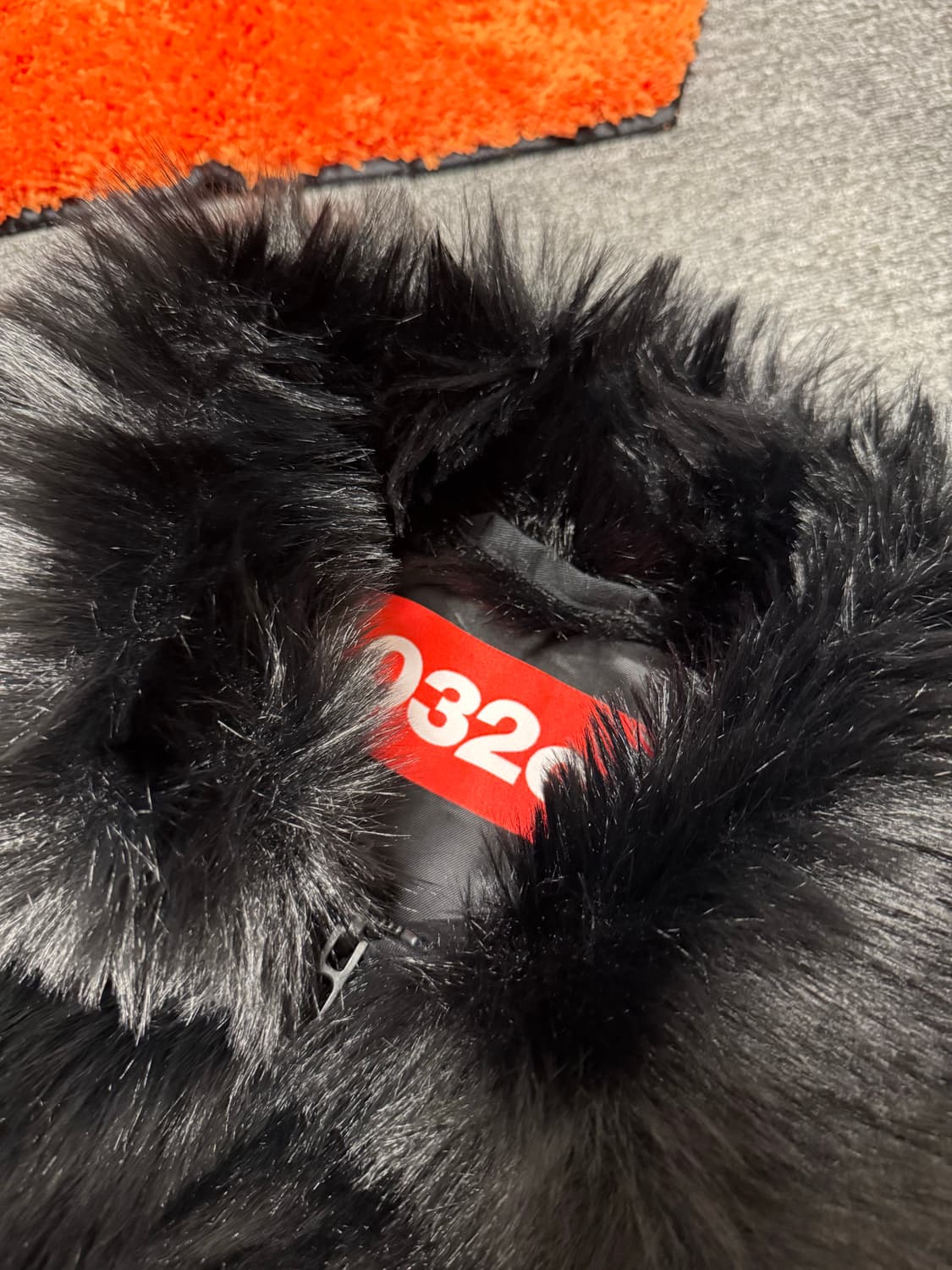 [M] 032c 24FW 안티 고갱 페이크 퍼 자켓 블랙 상품이미지4