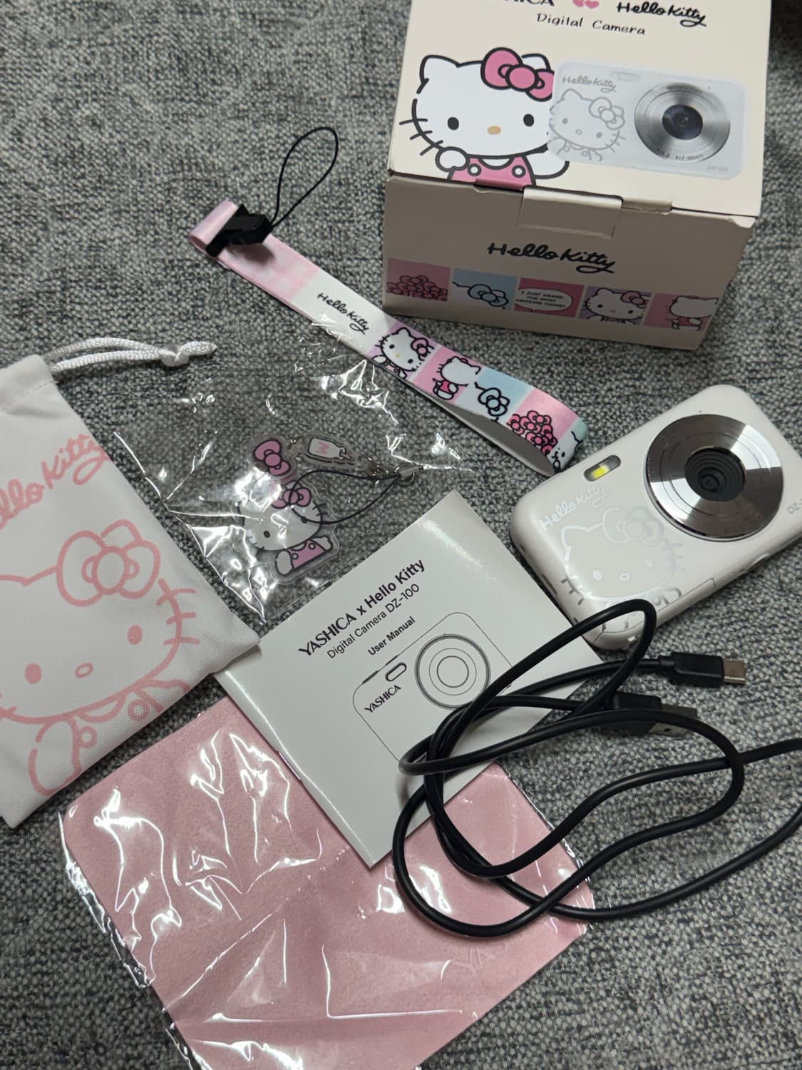 야시카x헬로키티 디카 키티디카 dz-100 키티 디지털카메라 상품이미지1