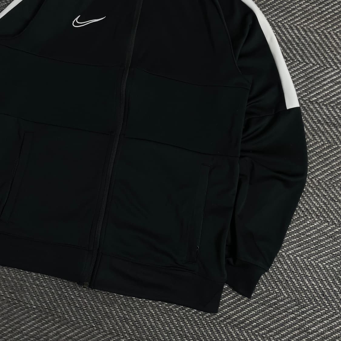 나이키 드라이핏 스우시로고 디테일 트레이닝 자켓  y 3450 상품이미지3
