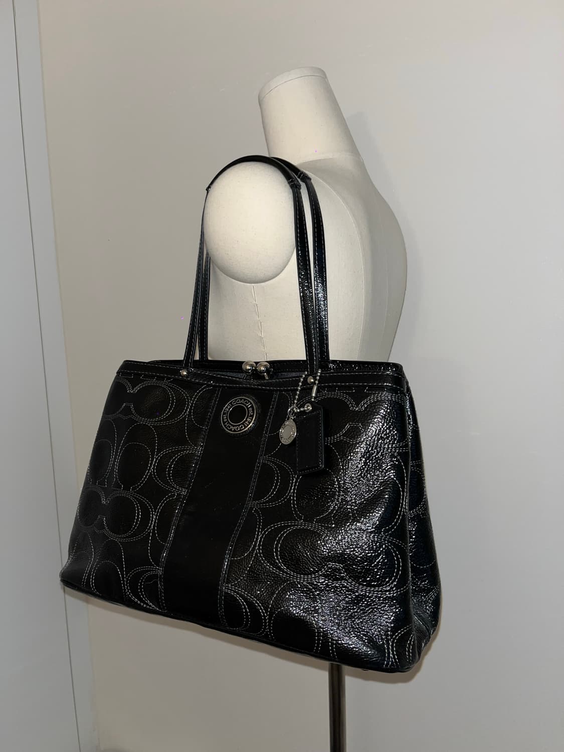 Coach White Stitch Shoulder Bag 상품이미지4