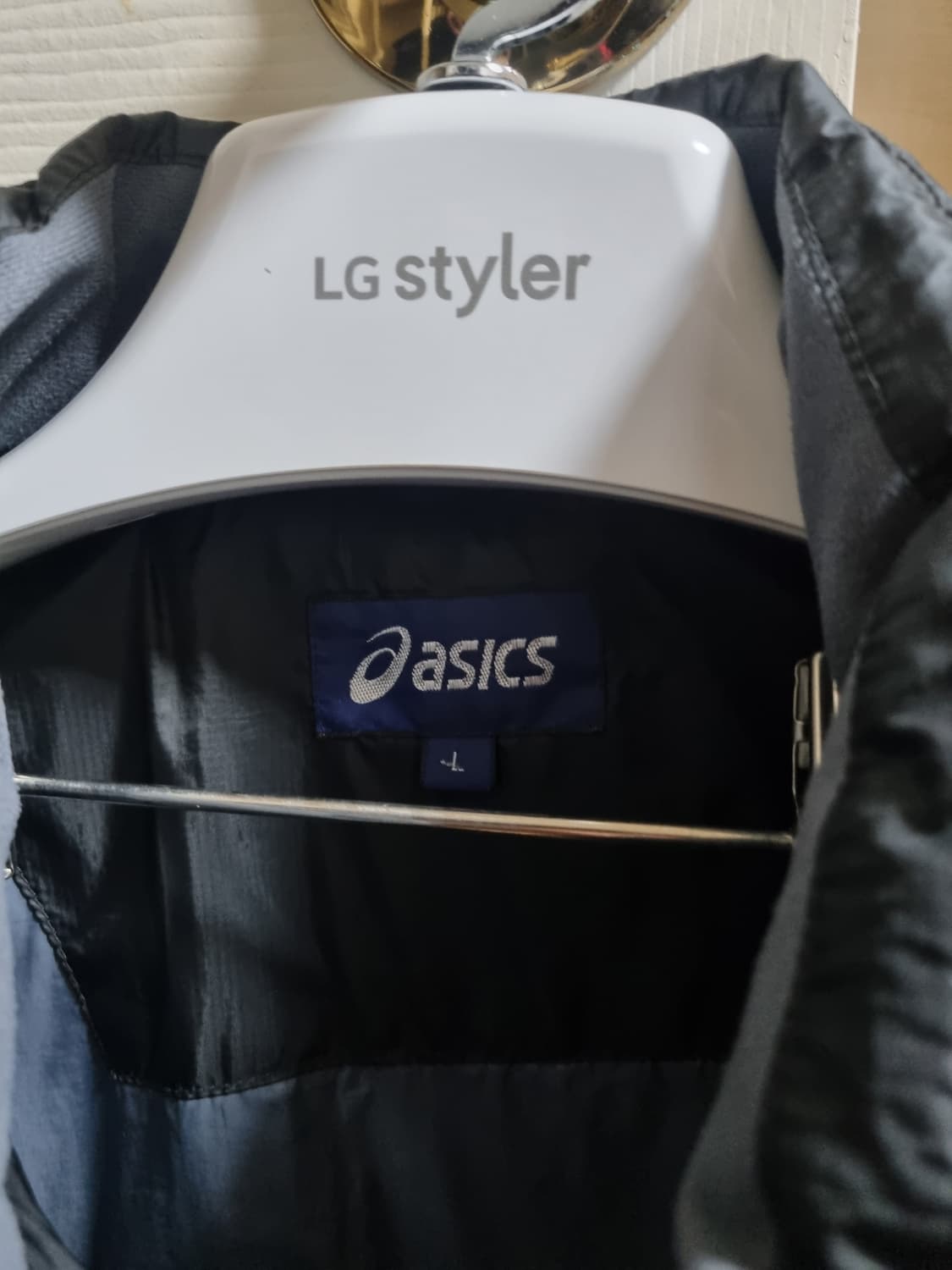 아식스 경량패딩 상품이미지4