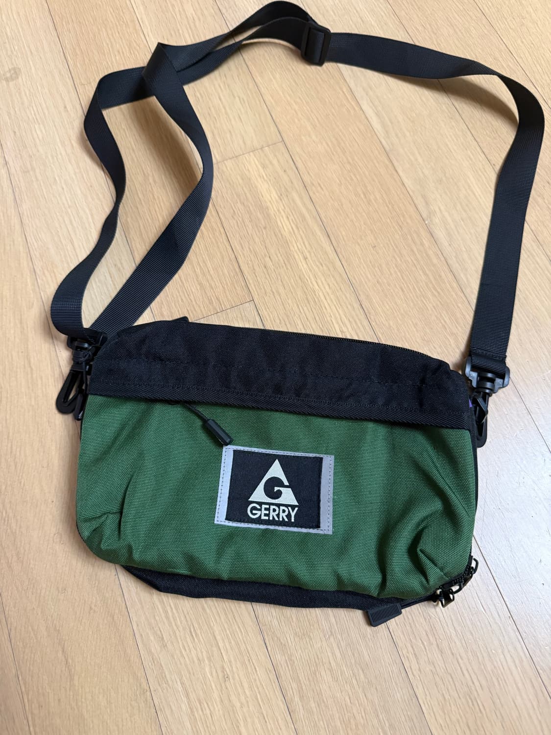 Gerry 크로스백 상품이미지1