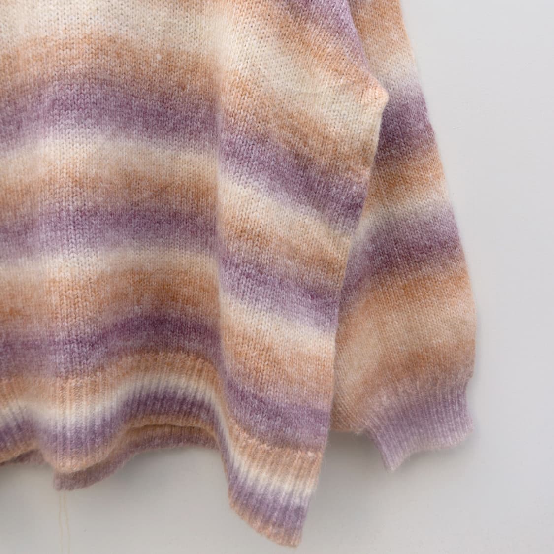 라일락 밀크티 루즈 니트 상품이미지3