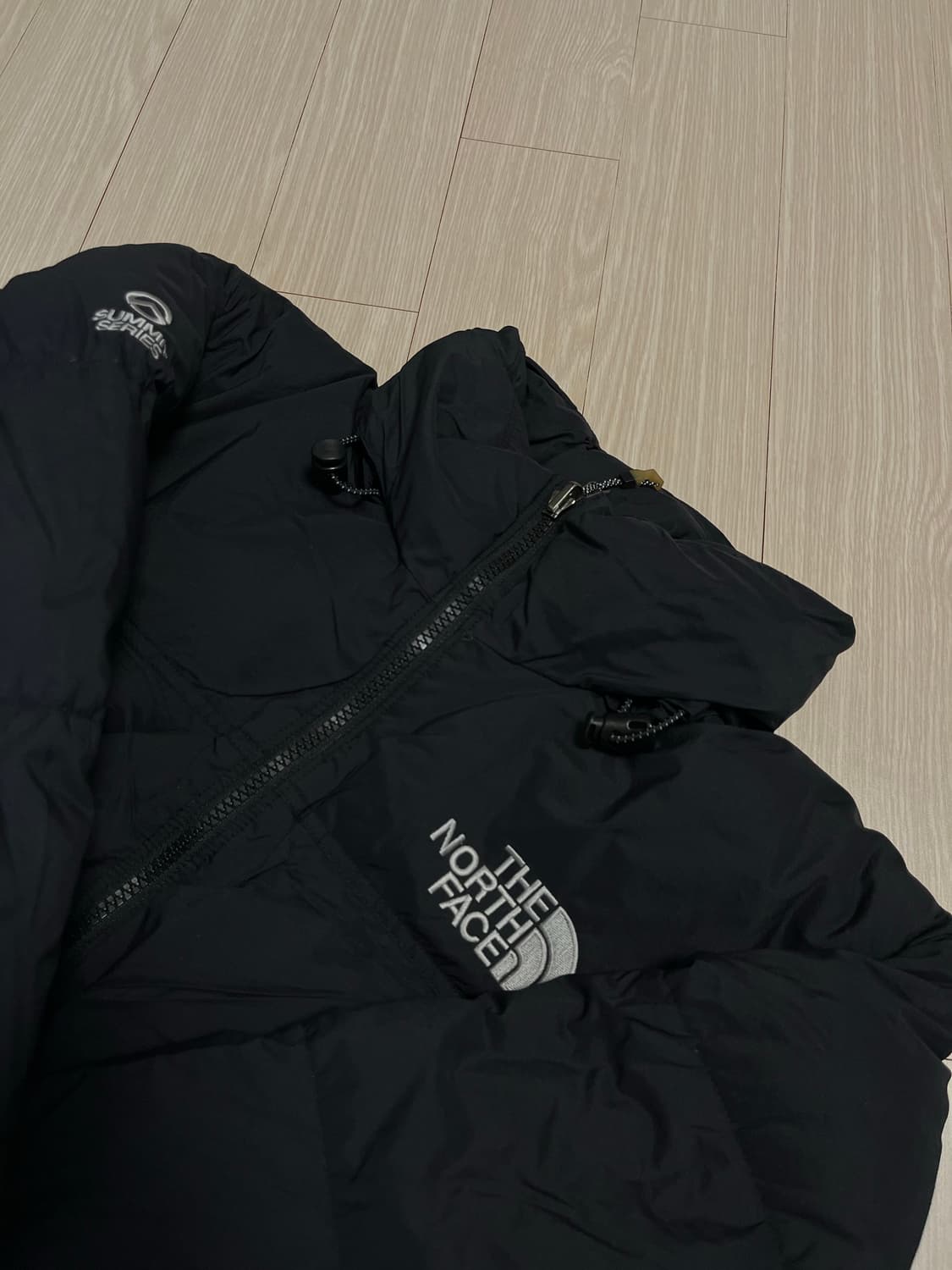 노스페이스 눕시 한정판 패딩 블랙 M 상품이미지10