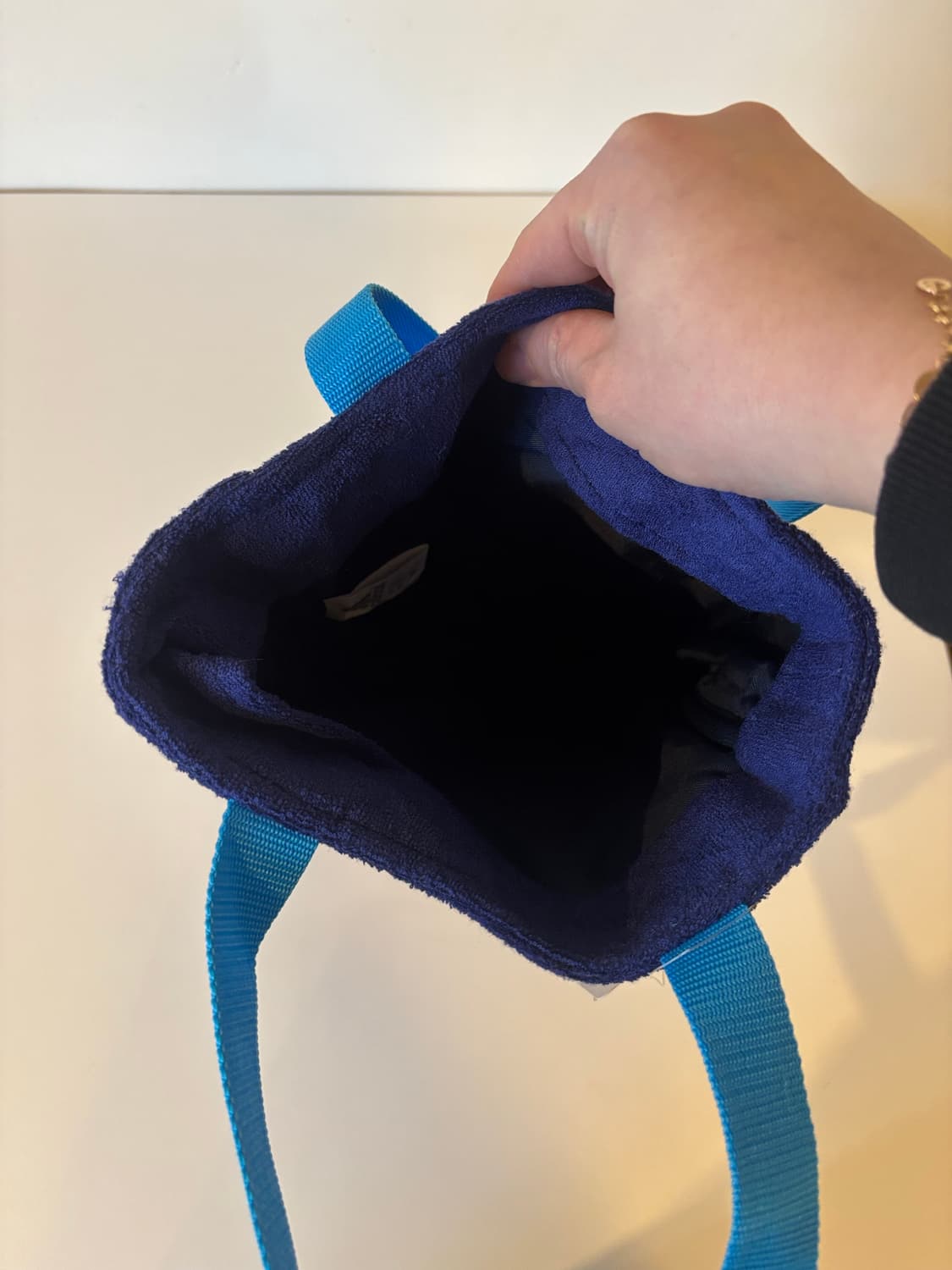 아디다스 타월 토트백 네이비색 상품이미지4