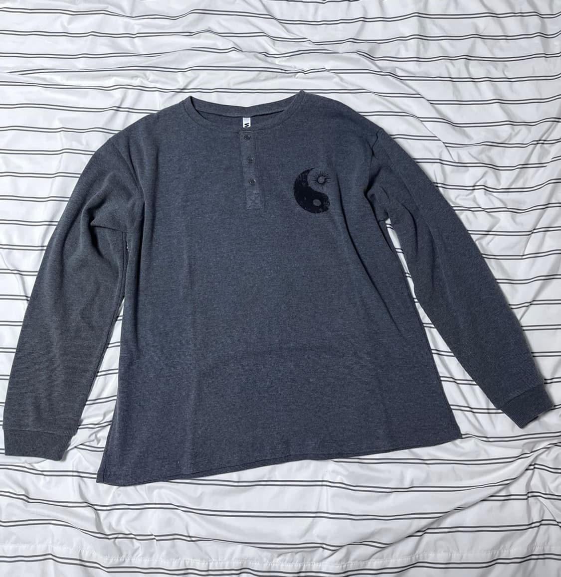 [새상품, 2] 웨스켄 인양 와플 헨리넥 차콜 wesken 롱슬리브 상품이미지3