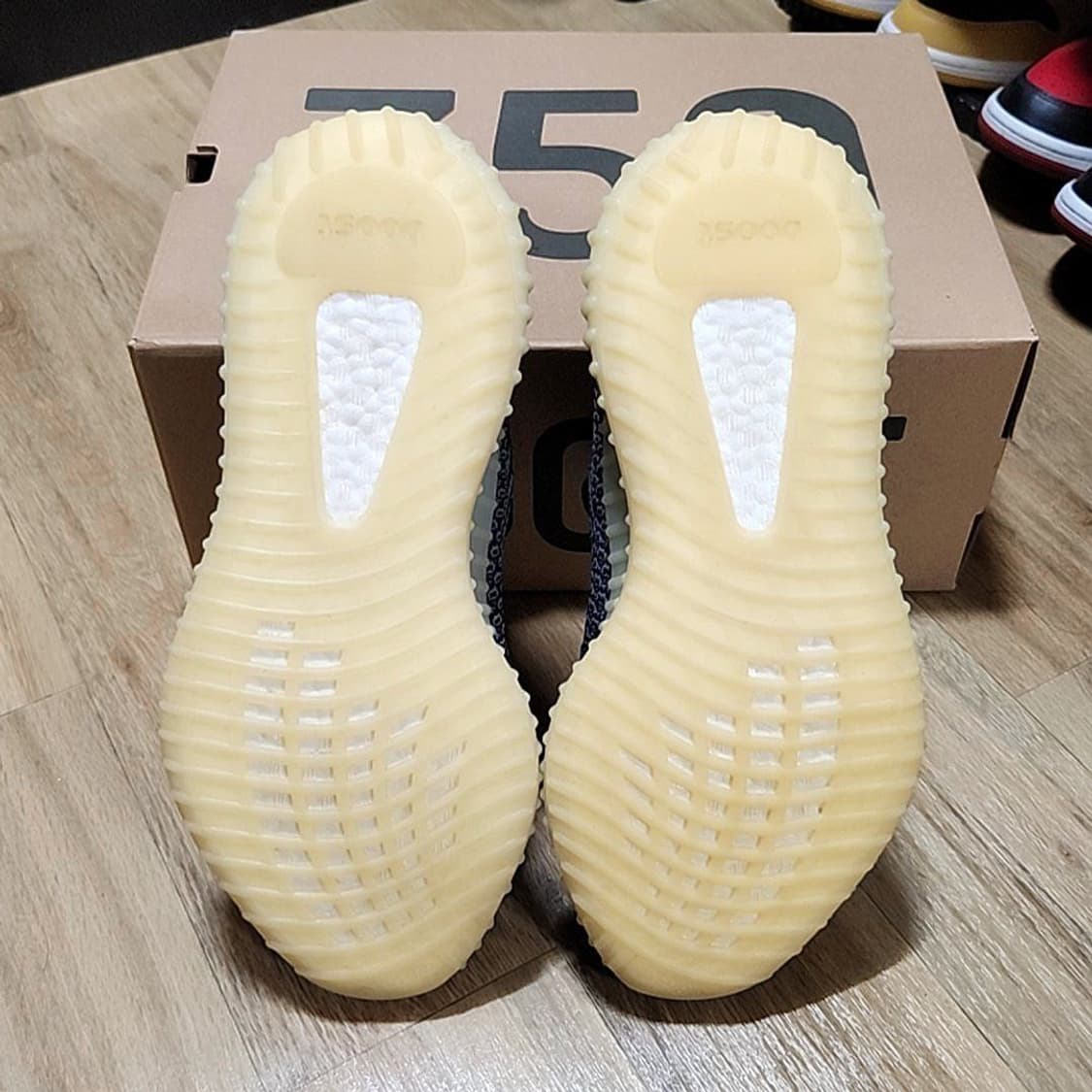 아디다스 270 이지부스트 카본 350v2 상품이미지7