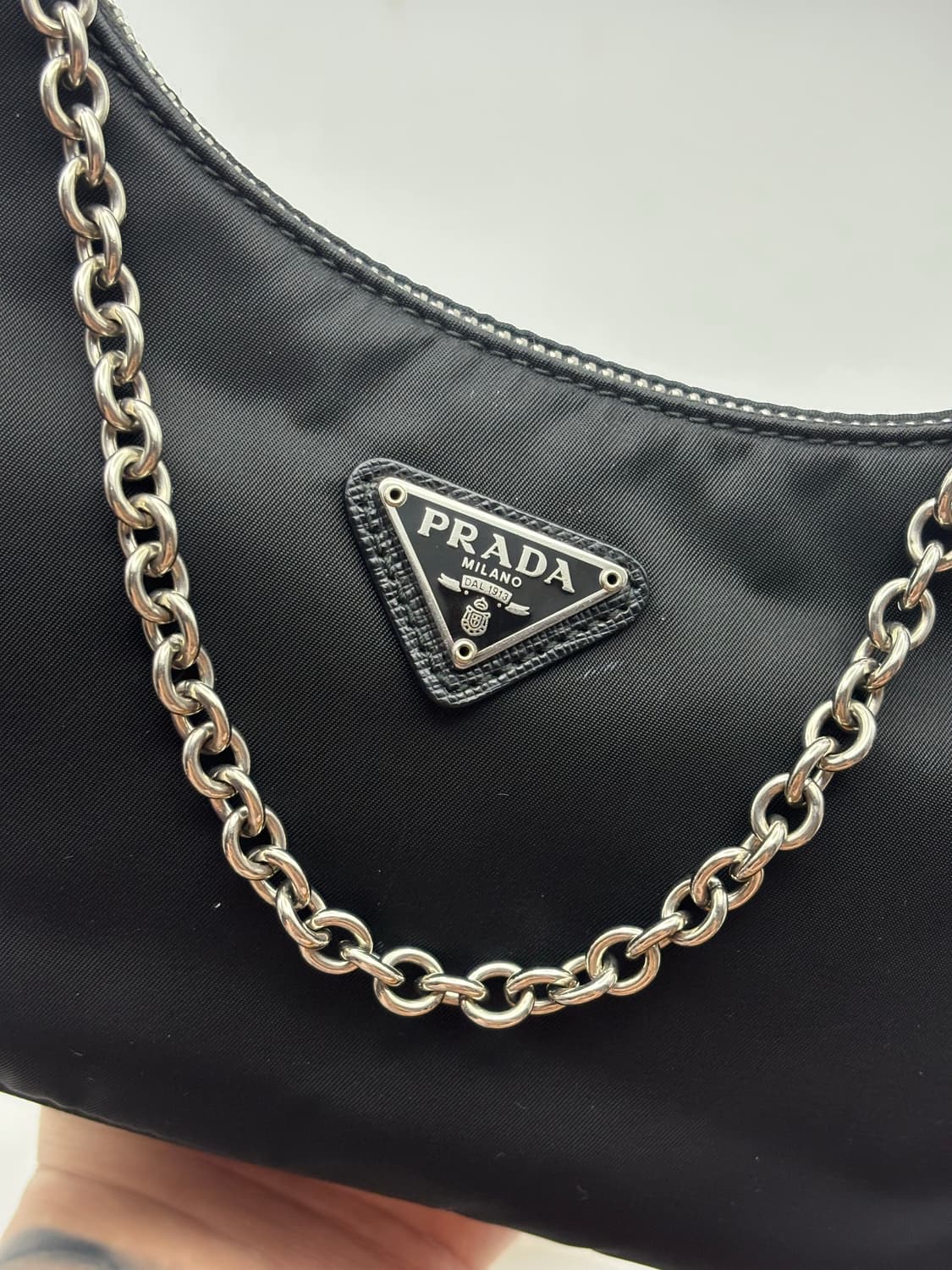 프라다 리에디션 테수토 호보백 상품이미지2