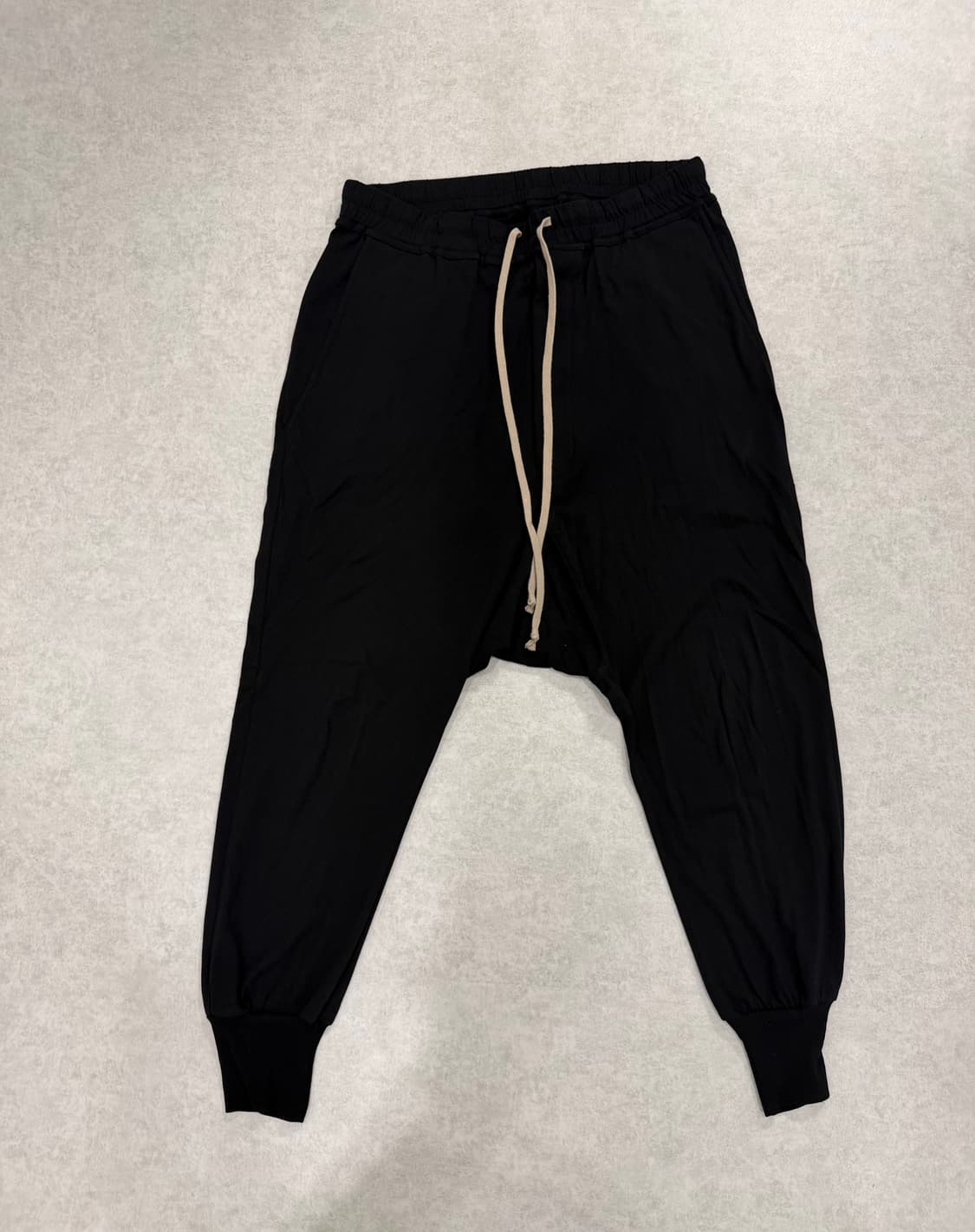 릭오웬스 다크쉐도우 프리즈너 배기 조거 블랙 드롭 크로치 팬츠 상품이미지1