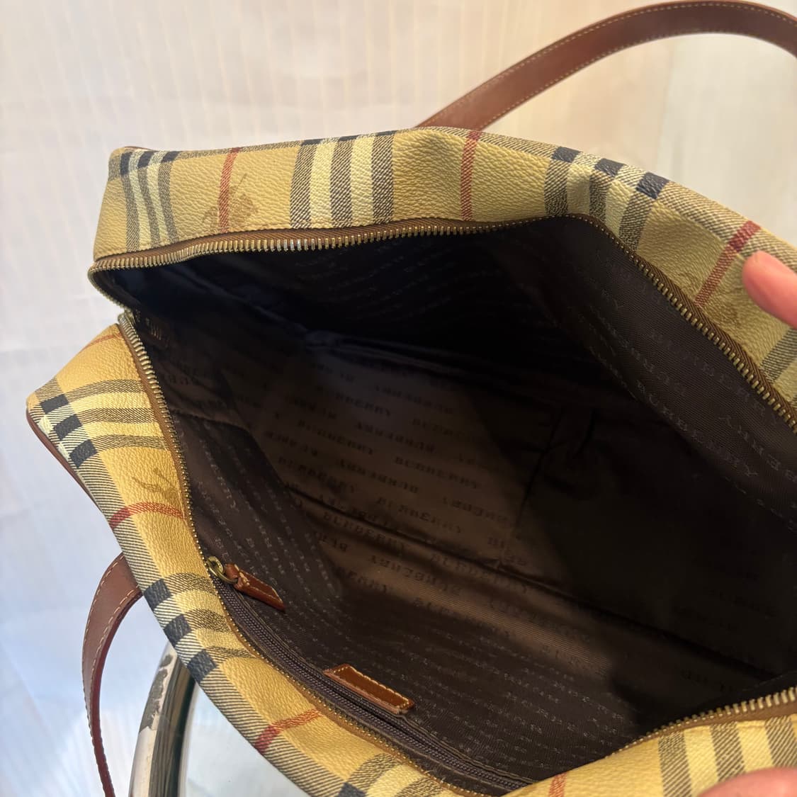 정품 버버리 노바체크 숄더백      상품이미지9