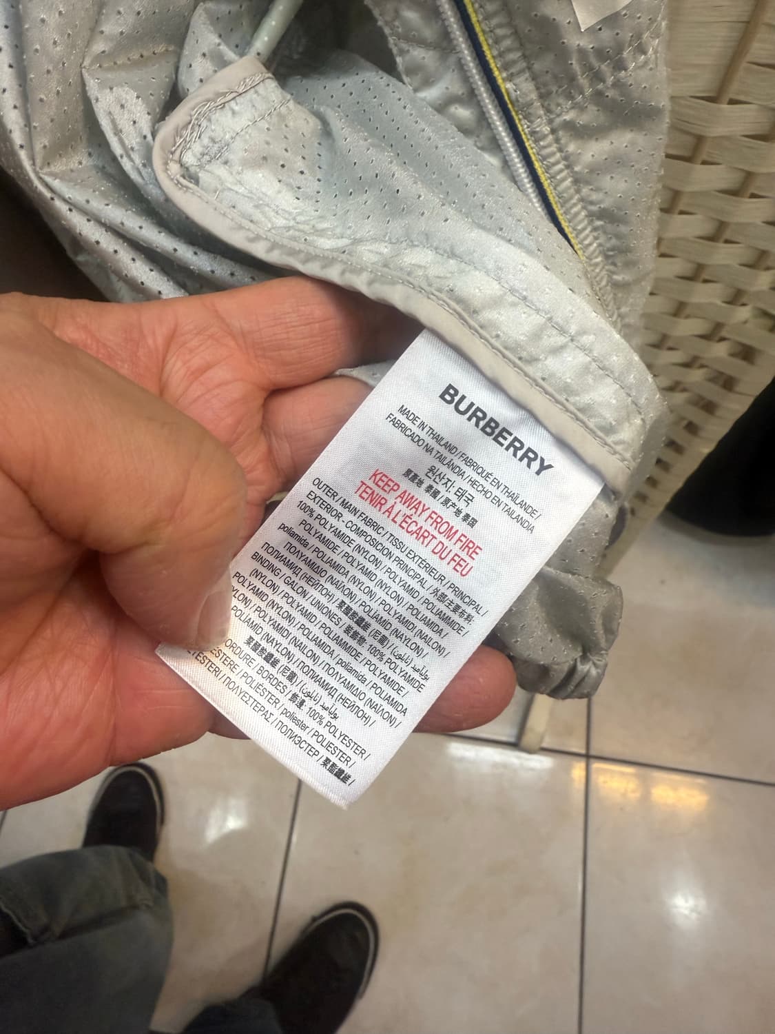 10y 정품 버버리 후드 바람막이 팝니다 상품이미지7