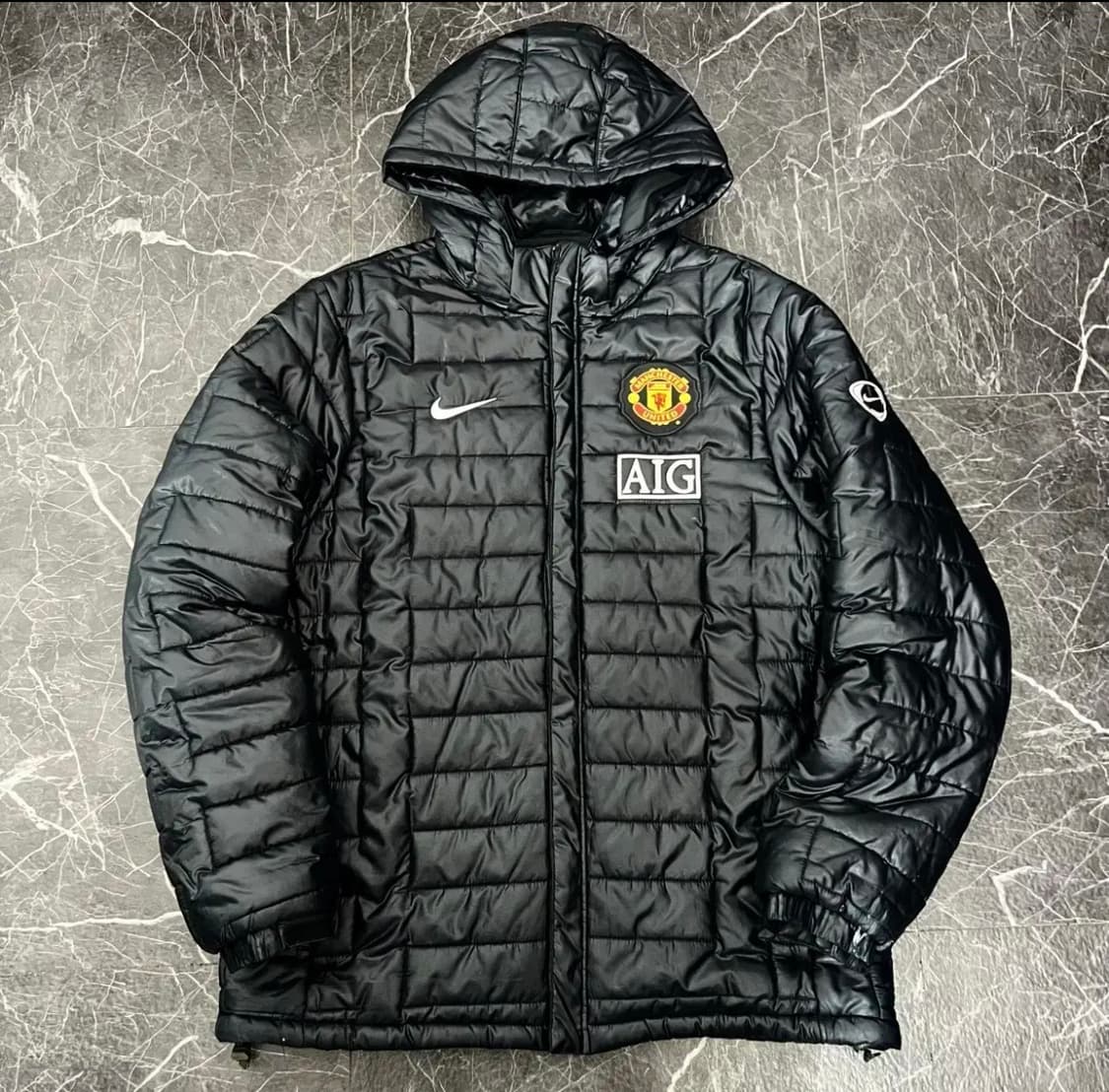나이키 스우시 AIG 맨체스터 유나이티드 점퍼 자켓 블랙 상품이미지1