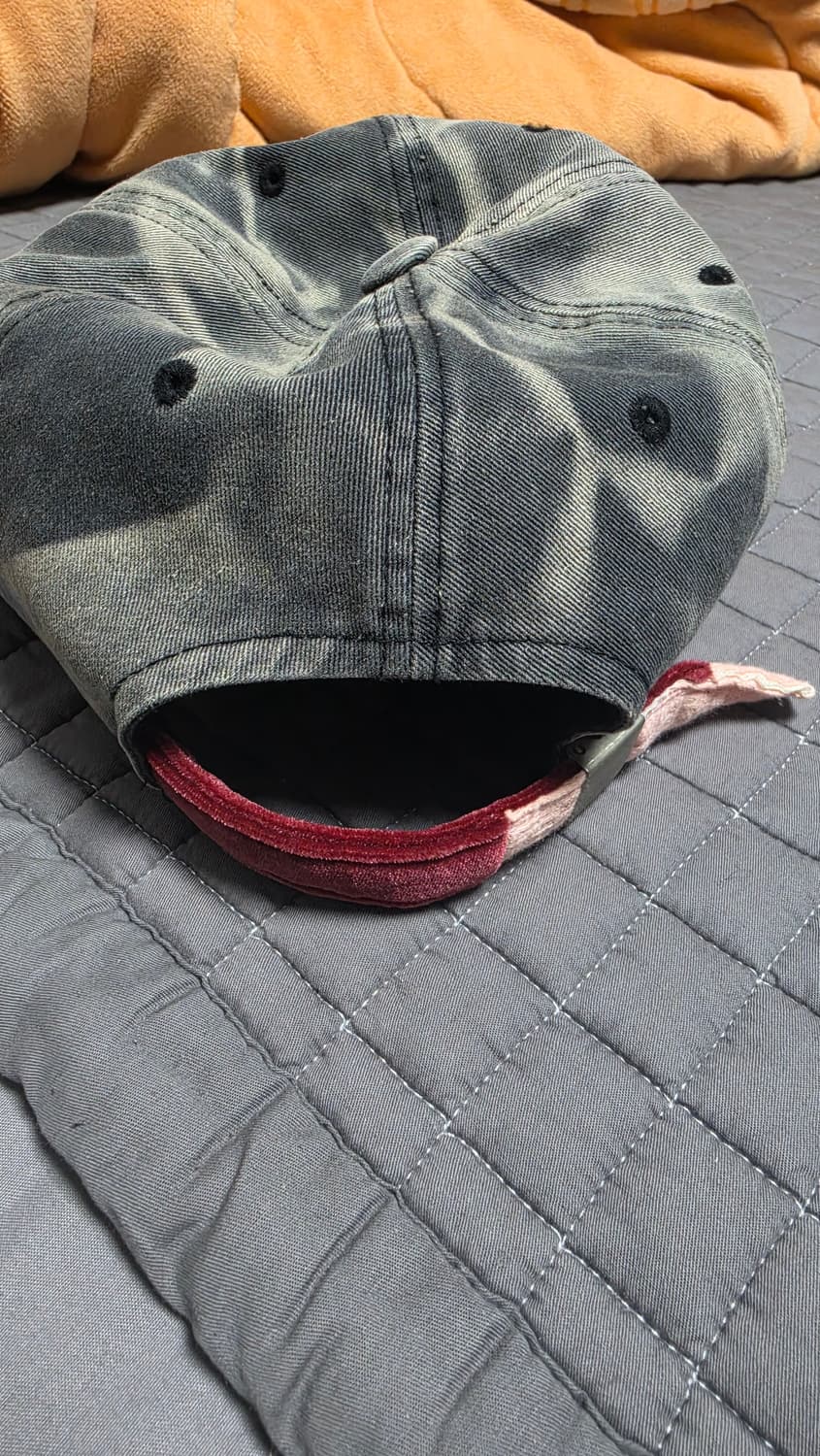 더뮤지엄비지터 발렌타인 한정판 볼캡 판매 상품이미지3