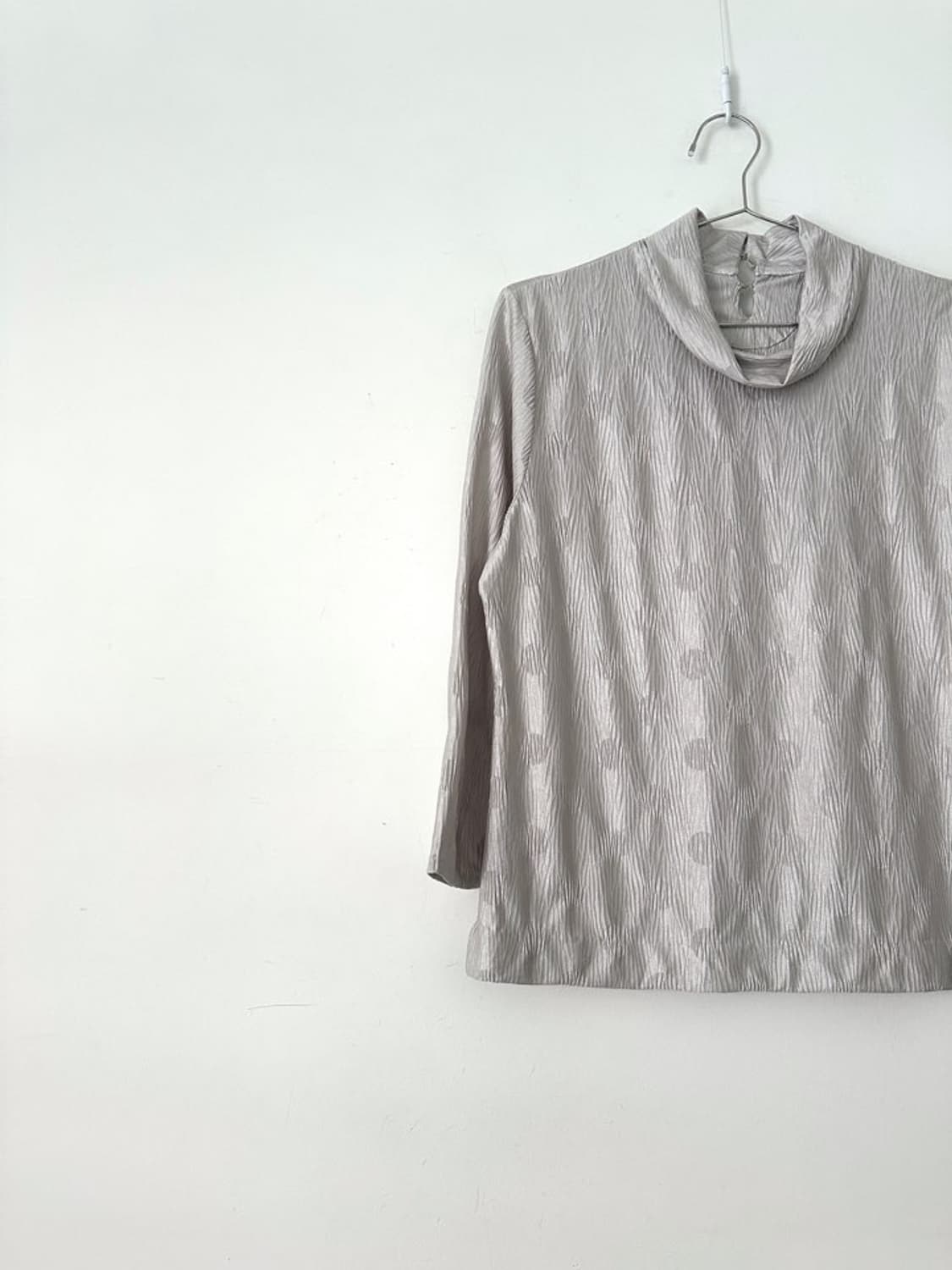 Silky dot mock neck top / grey 상품이미지2
