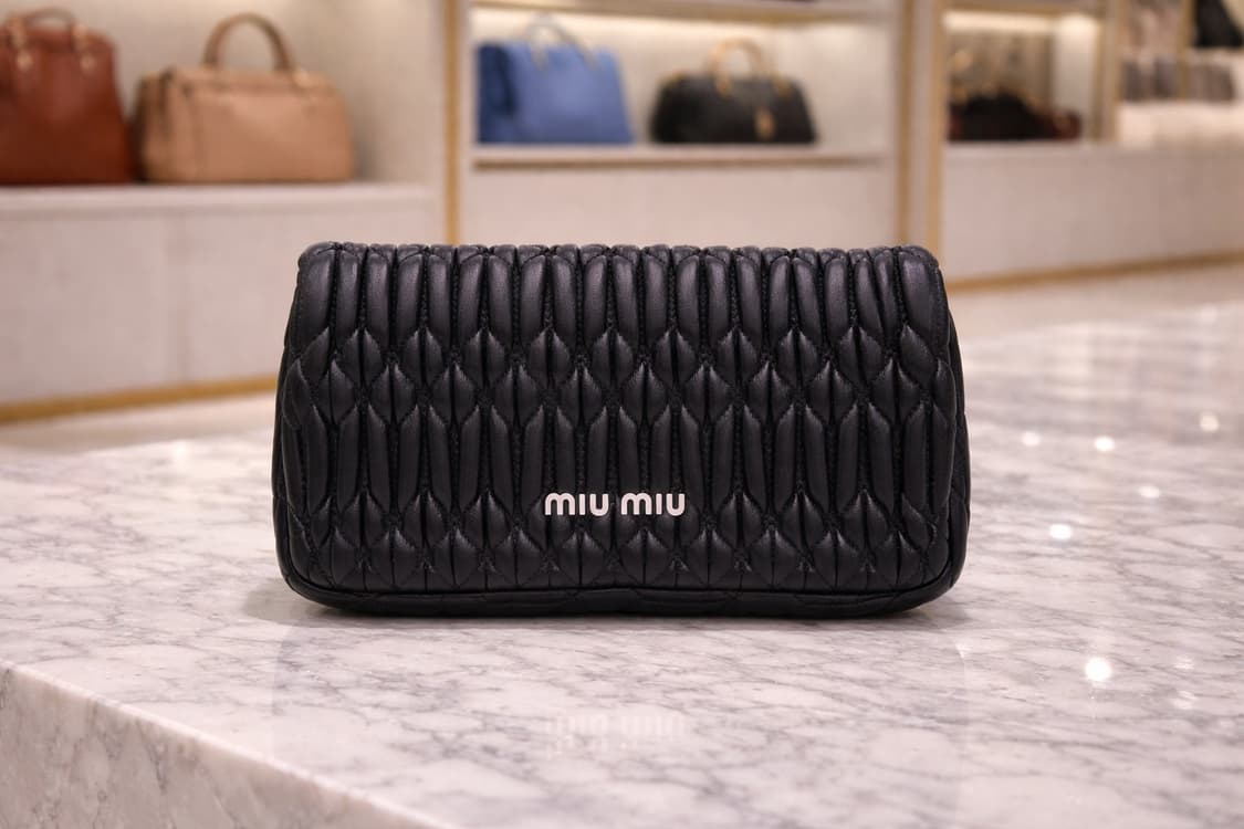 [S급] 미우미우 크리스탈 나파 가죽 체인 백 미니 판매합니다!!! 상품이미지2