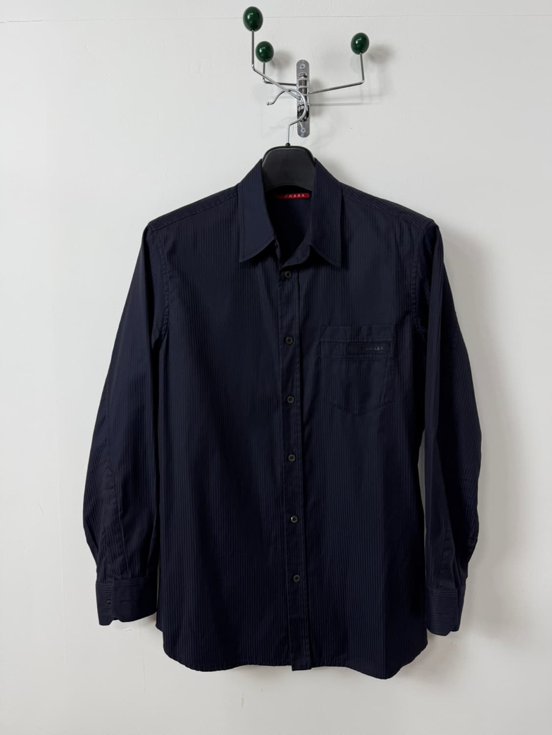 프라다 블랙 탭 스트라이프 셔츠  상품이미지1