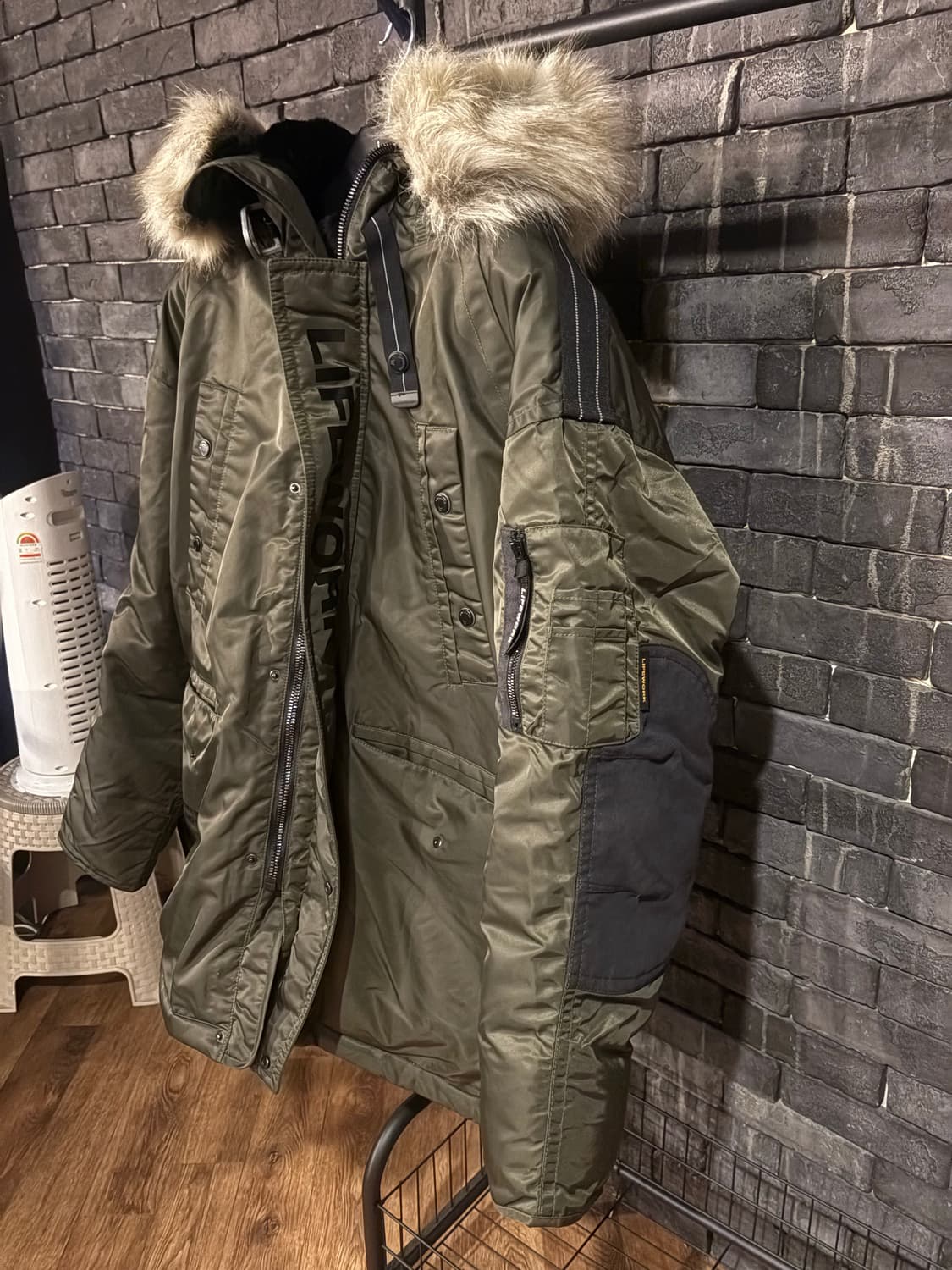 [중고/거의새상품/L] 라이프워크 패딩 72%할인판매 상품이미지3