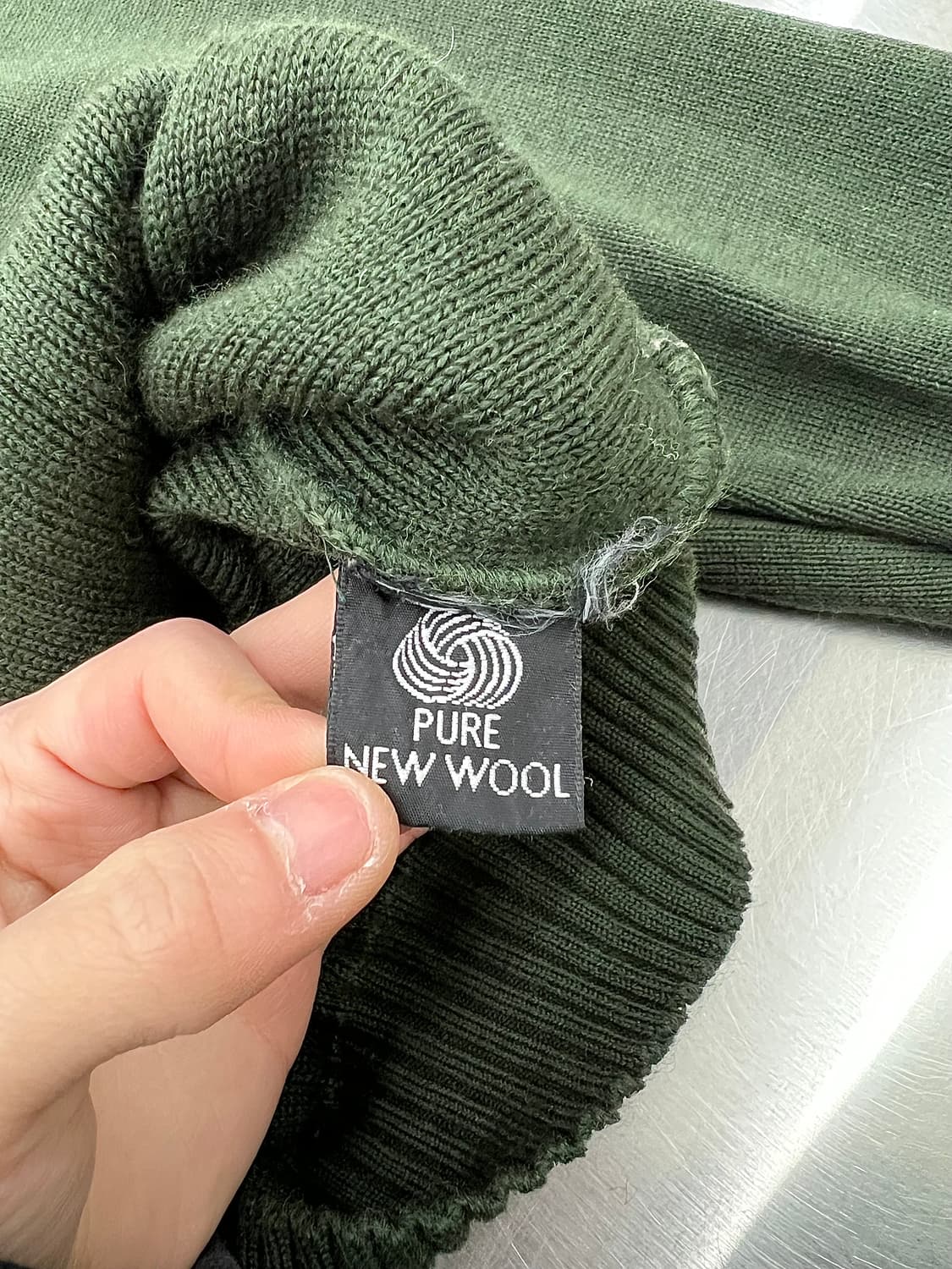 버버리 카키 그린 코만도 패치 퓨어 울 니트 스웨터 상품이미지8