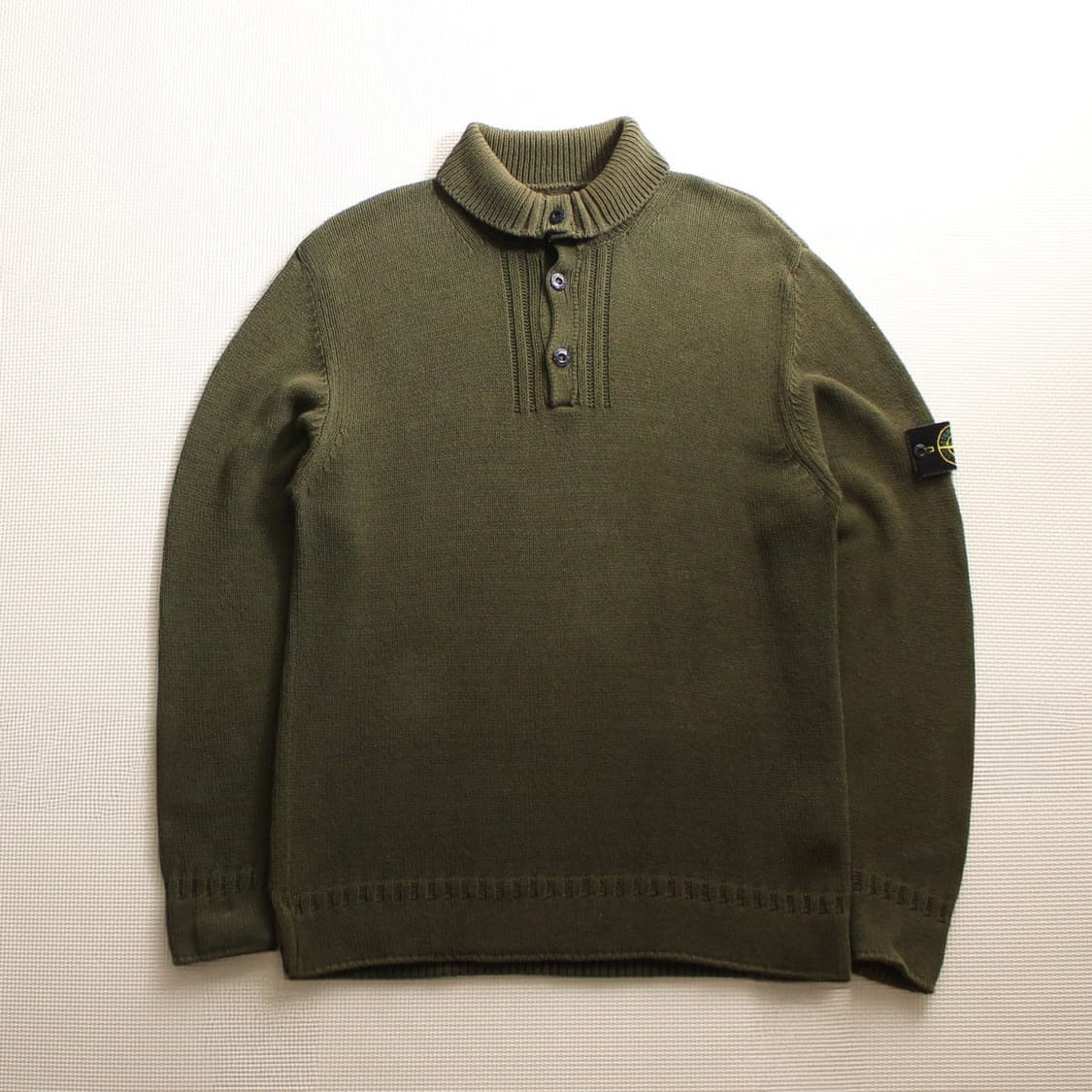 Stone lsland 스톤아일랜드 클래식 올리브 하프넥 니트 상품이미지1
