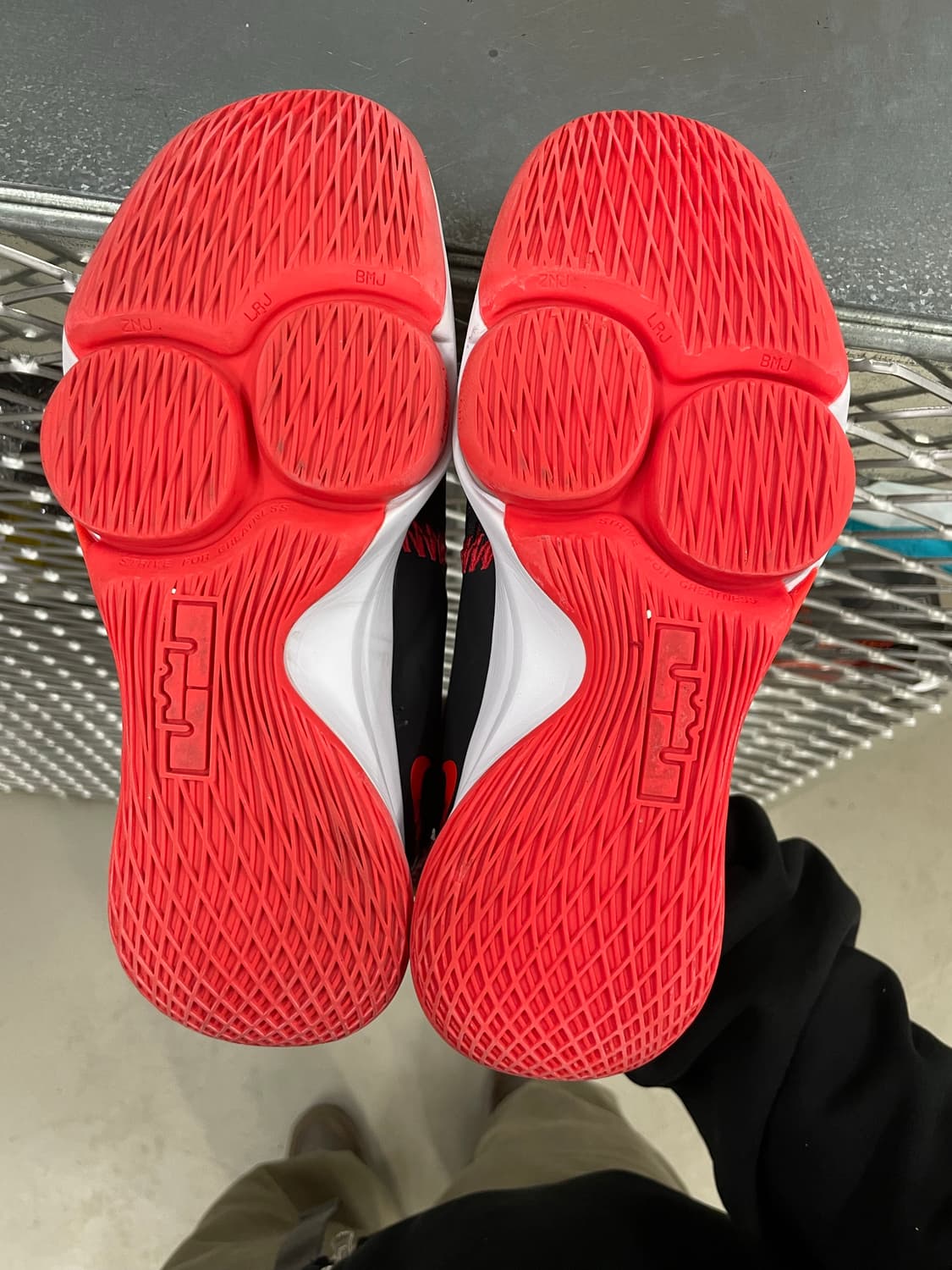 나이키 르브론 위트니스 5 브레드 260 (gr-4326) 상품이미지6