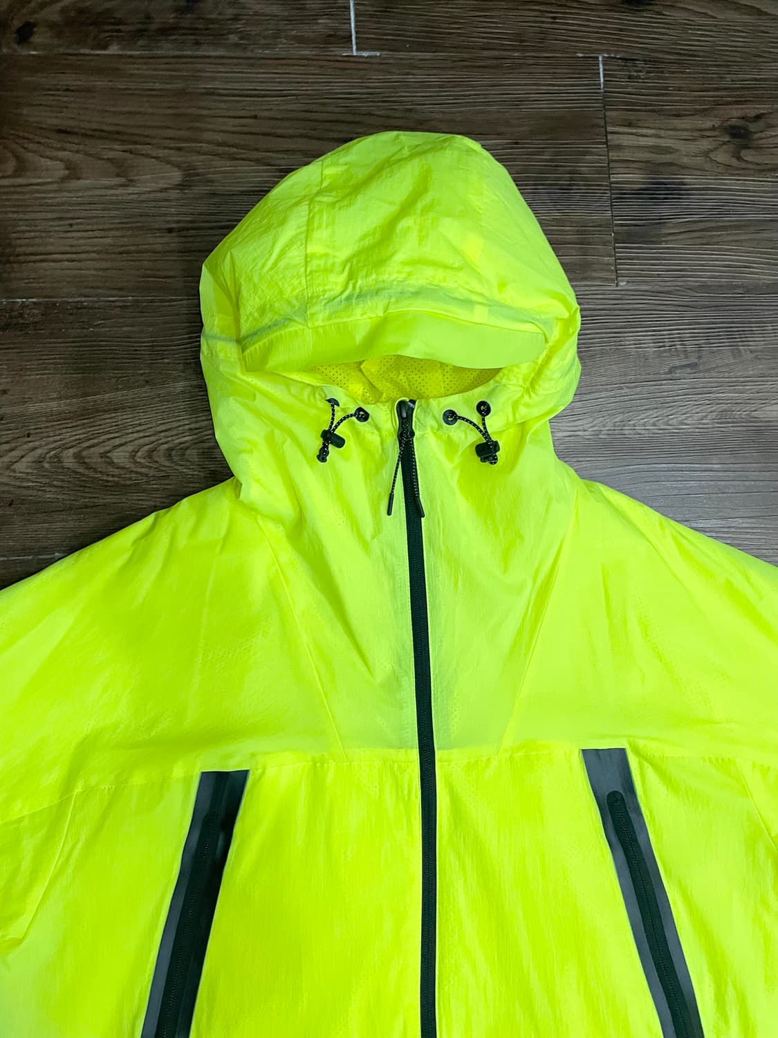 나이키 테크 에어로쉴드 파카 바람막이 형광 상품이미지2