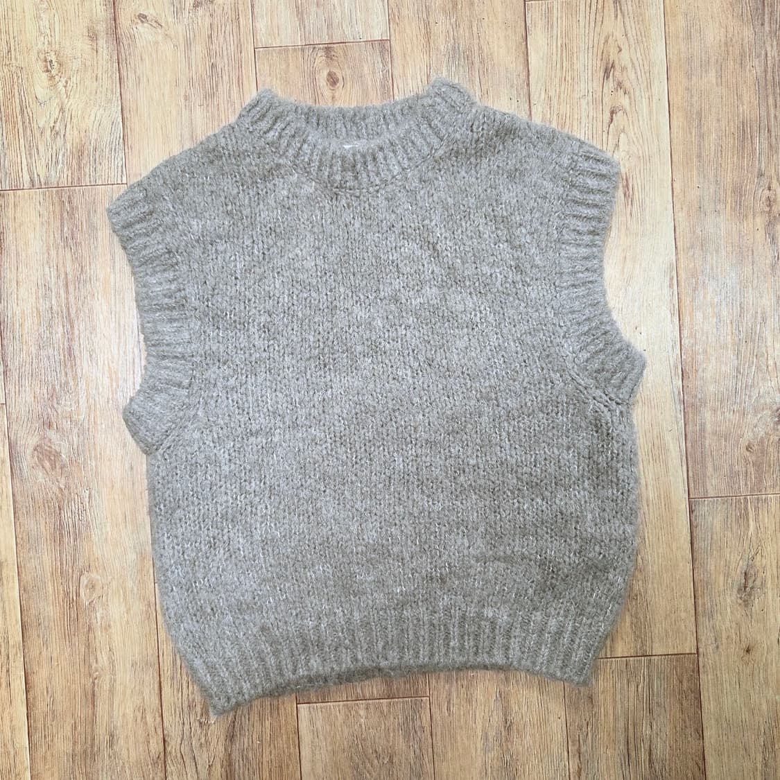 스텝어라운드(STEP AROUND) 이태리 파인알파카 베스트니트 새상품 상품이미지4