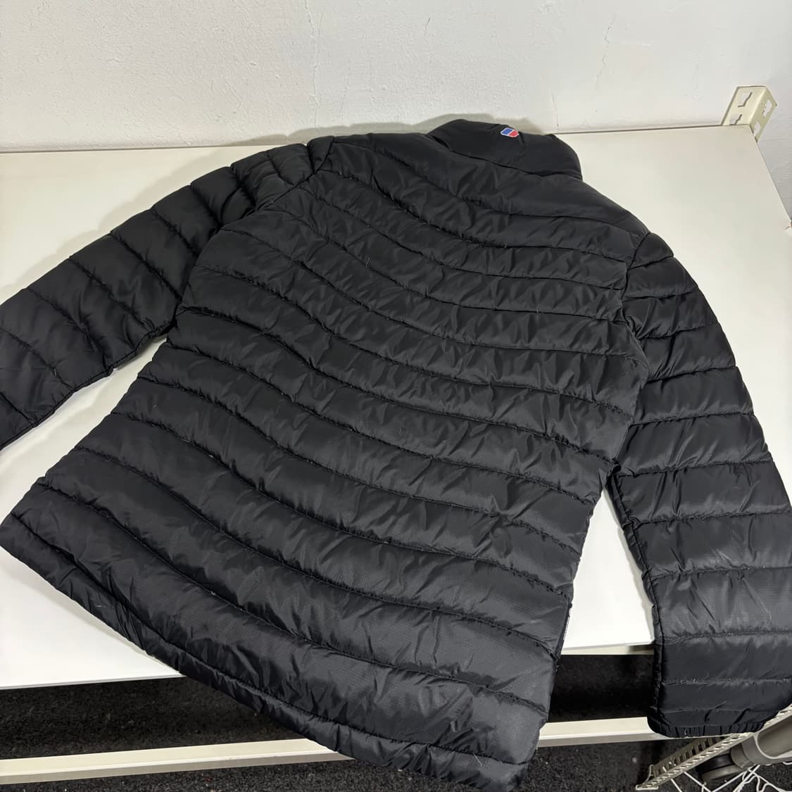 우먼M 버그하우스 블랙 구스다운 경량패딩 상품이미지3