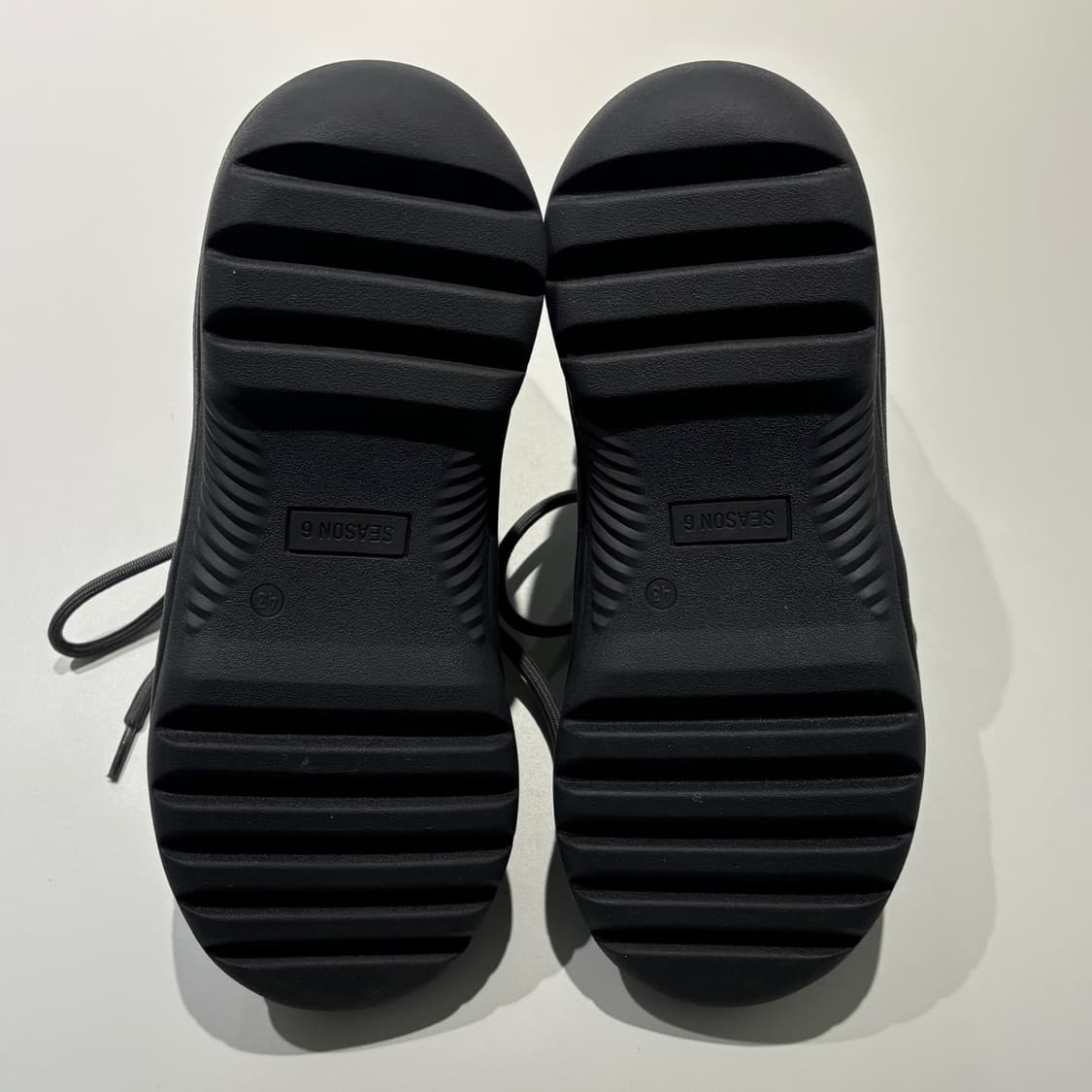 43) 이지 시즌6 데저트 부츠 그래파이트 상품이미지7