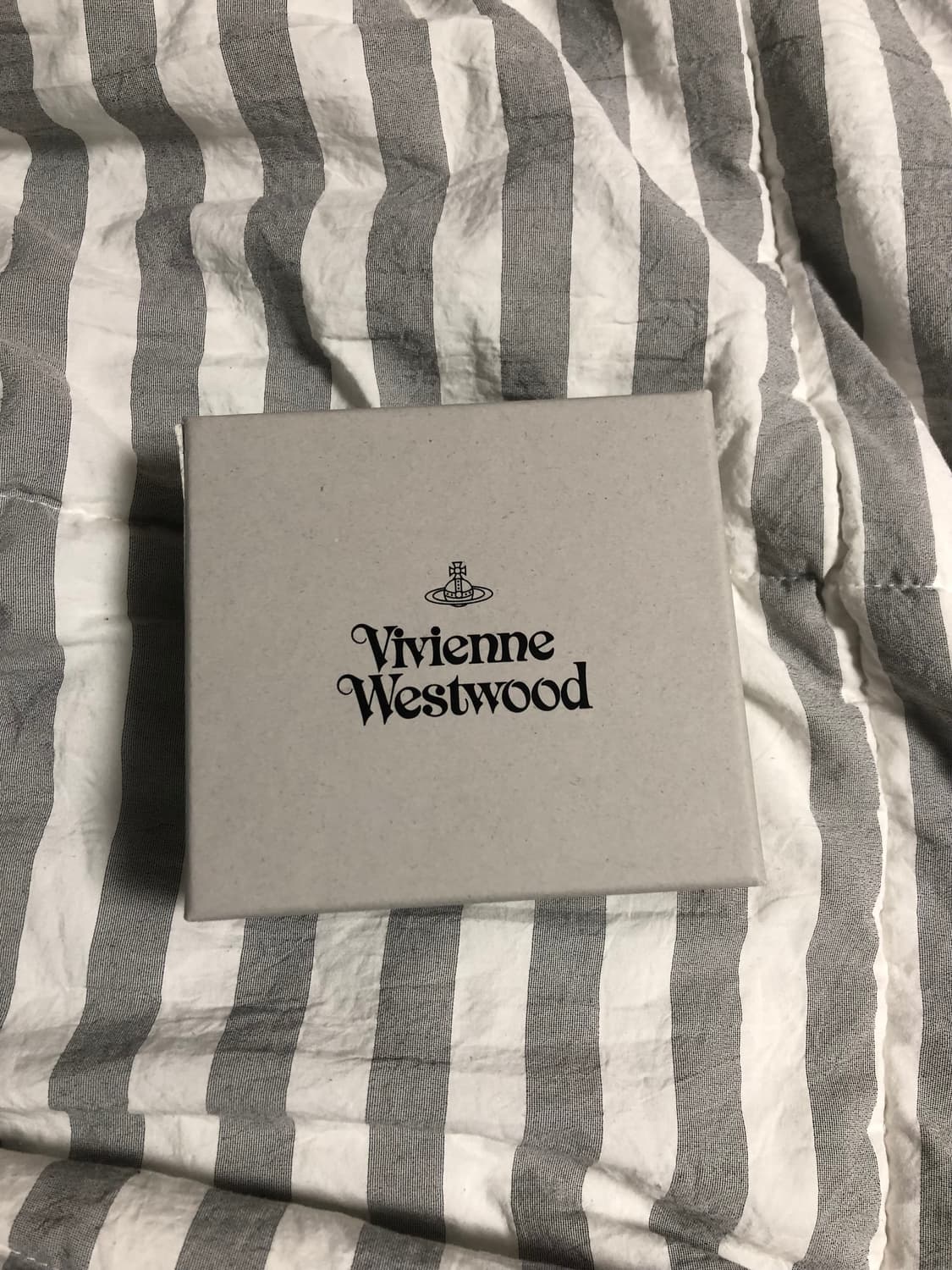 비비안웨스트우드 반지갑 상품이미지1