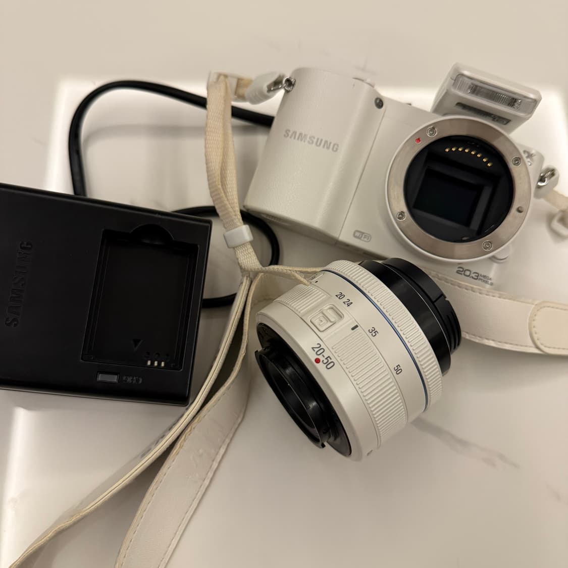 삼성 NX1000 미러리스 카메라 + 20-50mm렌즈 상품이미지3