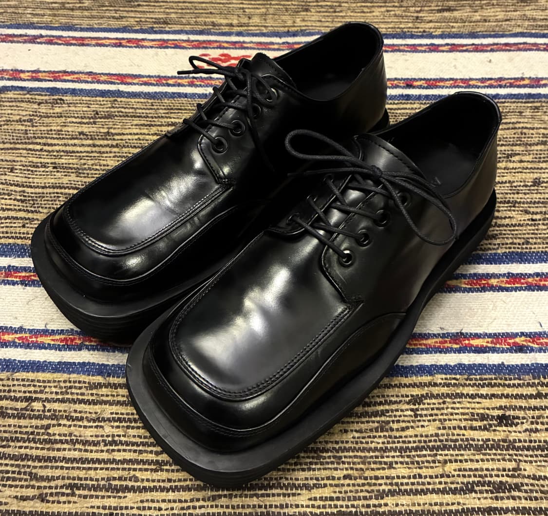 (41/260)앤더슨벨 스퀘어 마틴 더비슈즈 로퍼 블랙 상품이미지4