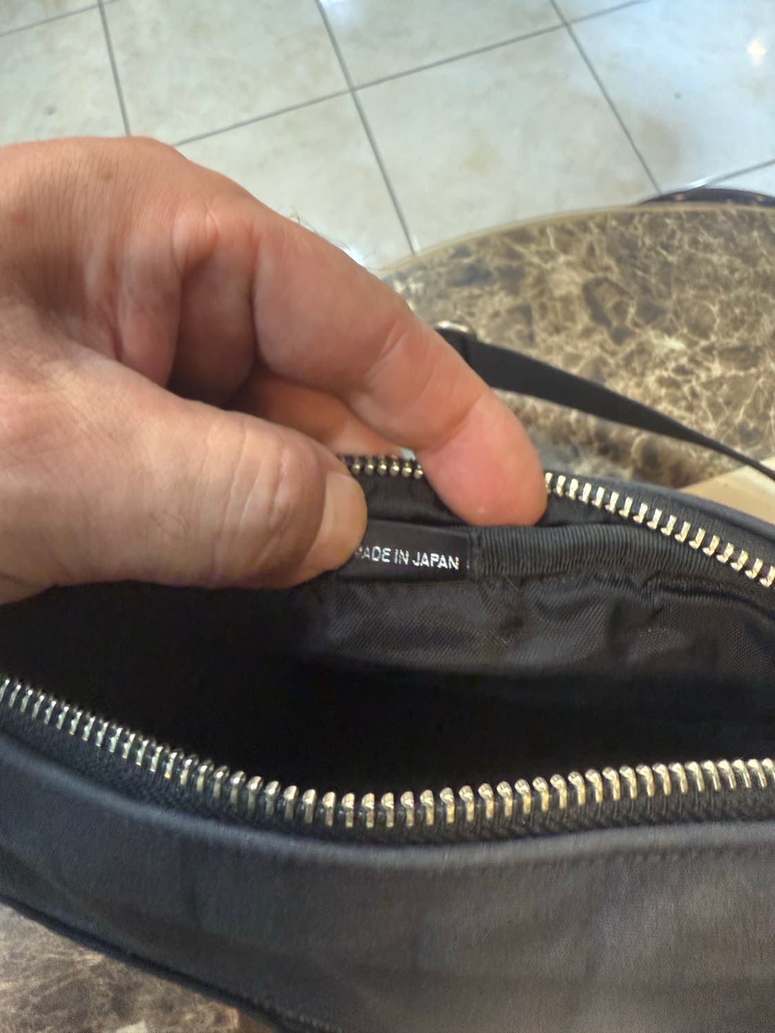 정품 요시다포터 라운드 미니 크로스백 팝니다 상품이미지9