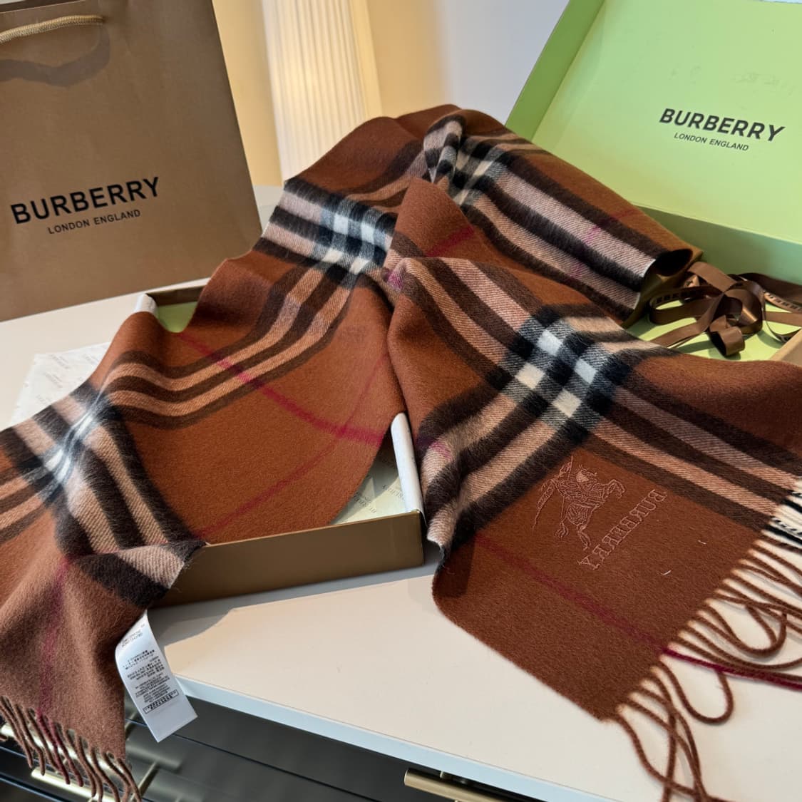 버버리숙녀 리버서블 스카프100% 램스울
 상품이미지4