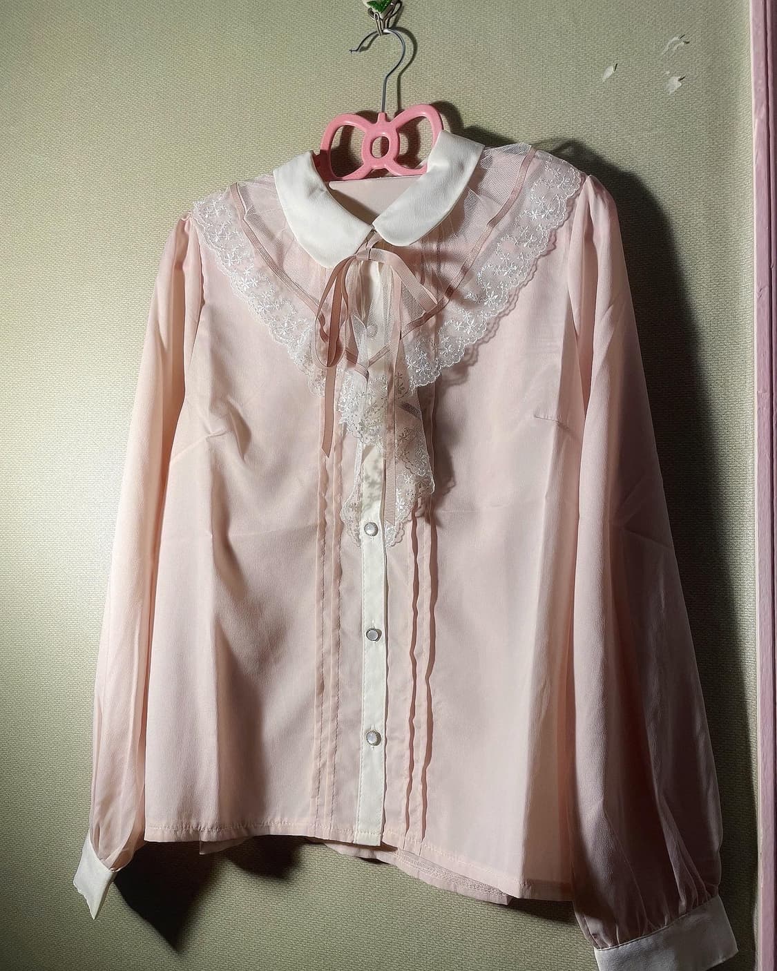Vintage lovely ribbon blouse 상품이미지1