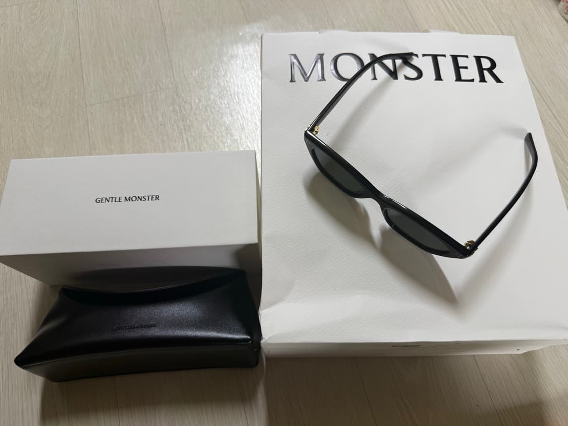 젠틀몬스터 지젤 01 블랙 상품이미지1