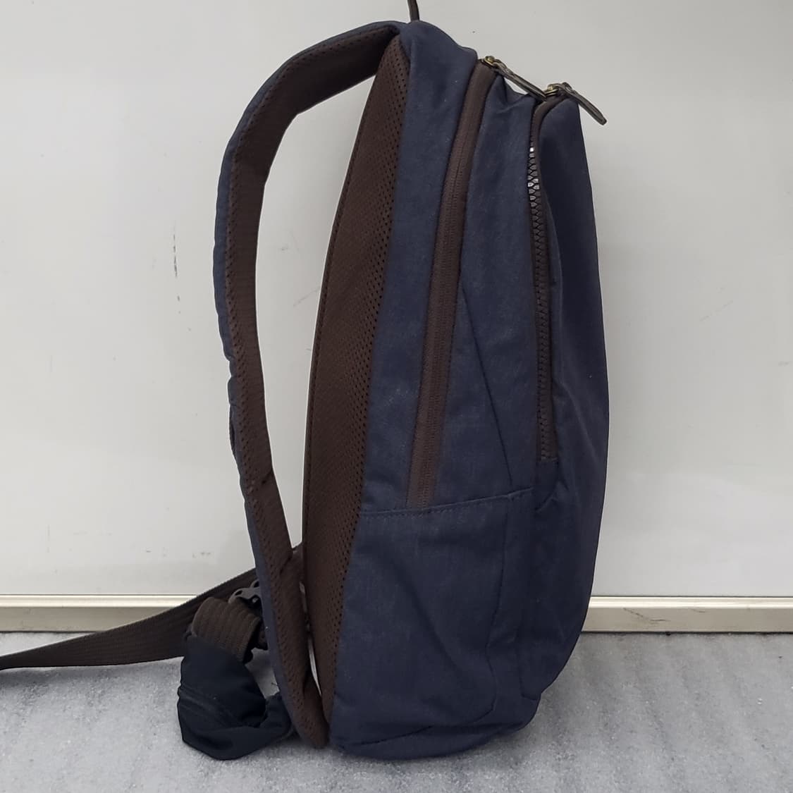 블랙야크 정품 코트나 태블릿 가능한 슬링백
38x24x13cm 상품이미지4