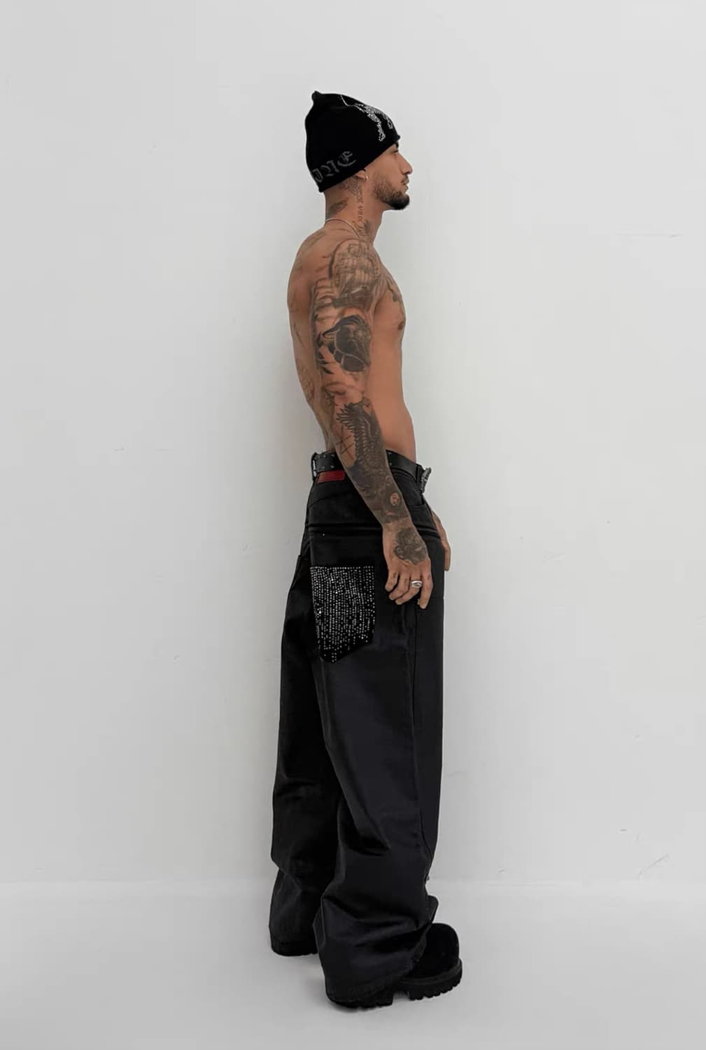  Coated Charcoal-Studded Baggy Denim Pant 상품이미지7
