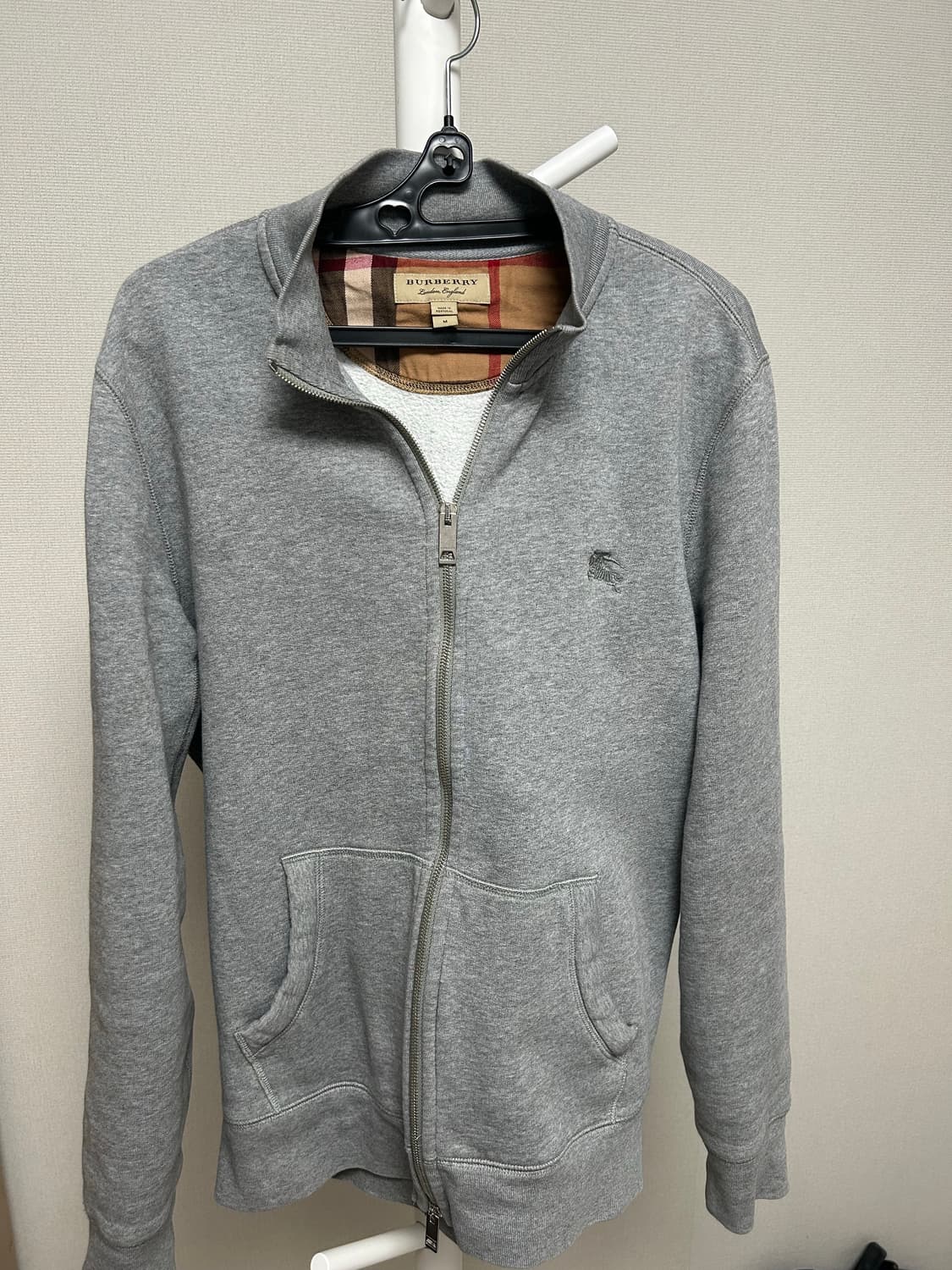 버버리 체크 안감 코튼 집업 스웨트셔츠 상품이미지2