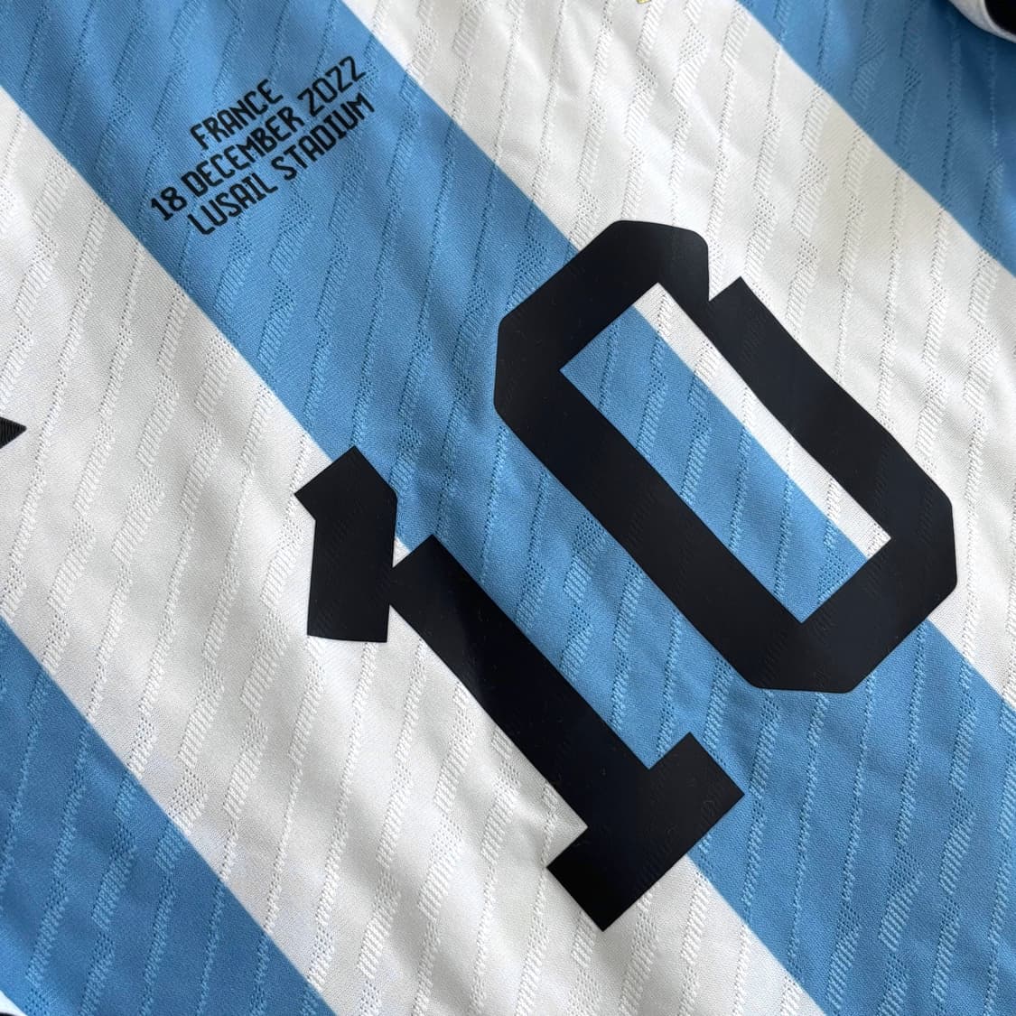 아디다스 22 24 아르헨티나 홈 어센틱 메시 카타르 월드컵 우승 유니폼 상품이미지4