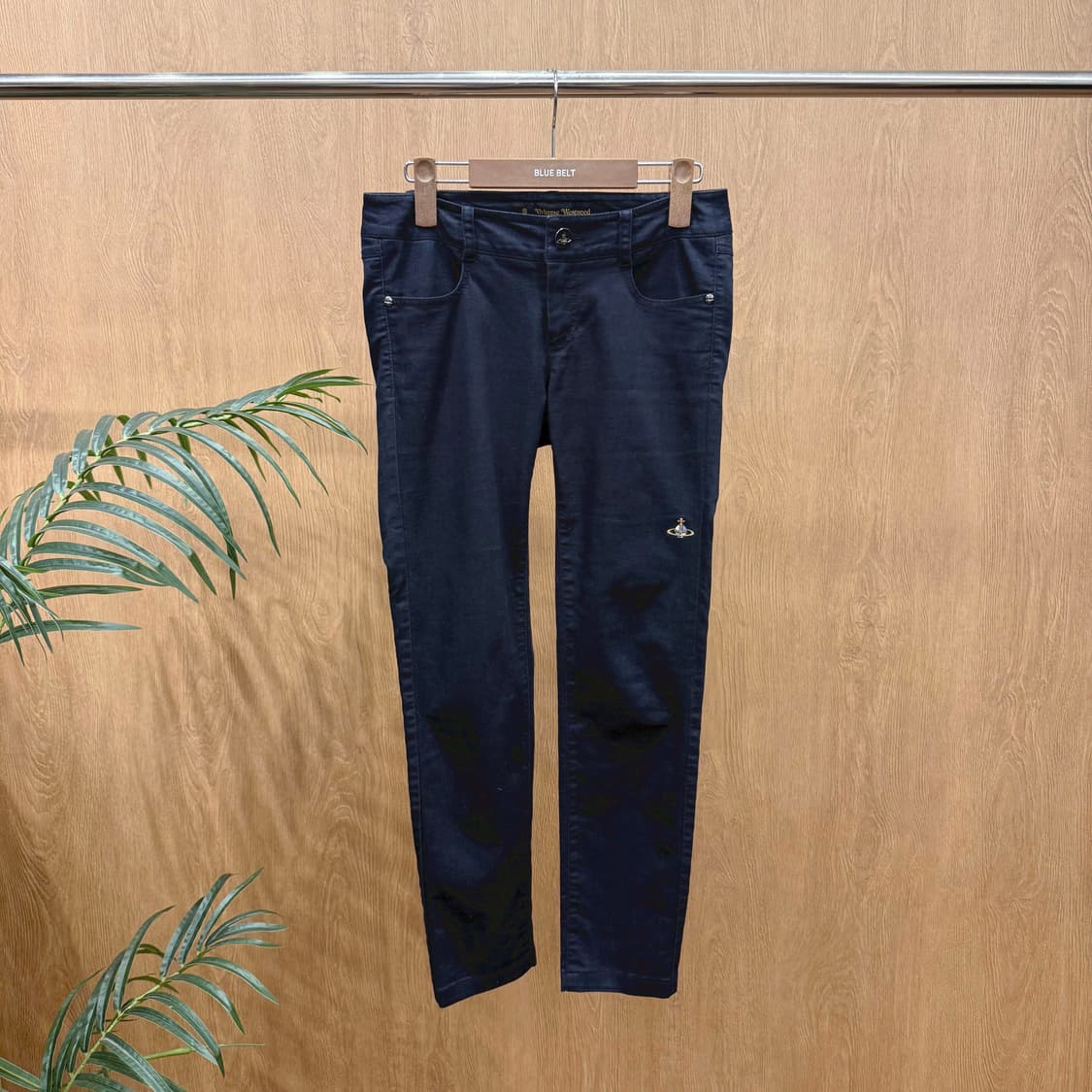 비비안 웨스트우드 자수 로고 디테일 스키니 팬츠 스트레치 블랙 상품이미지1