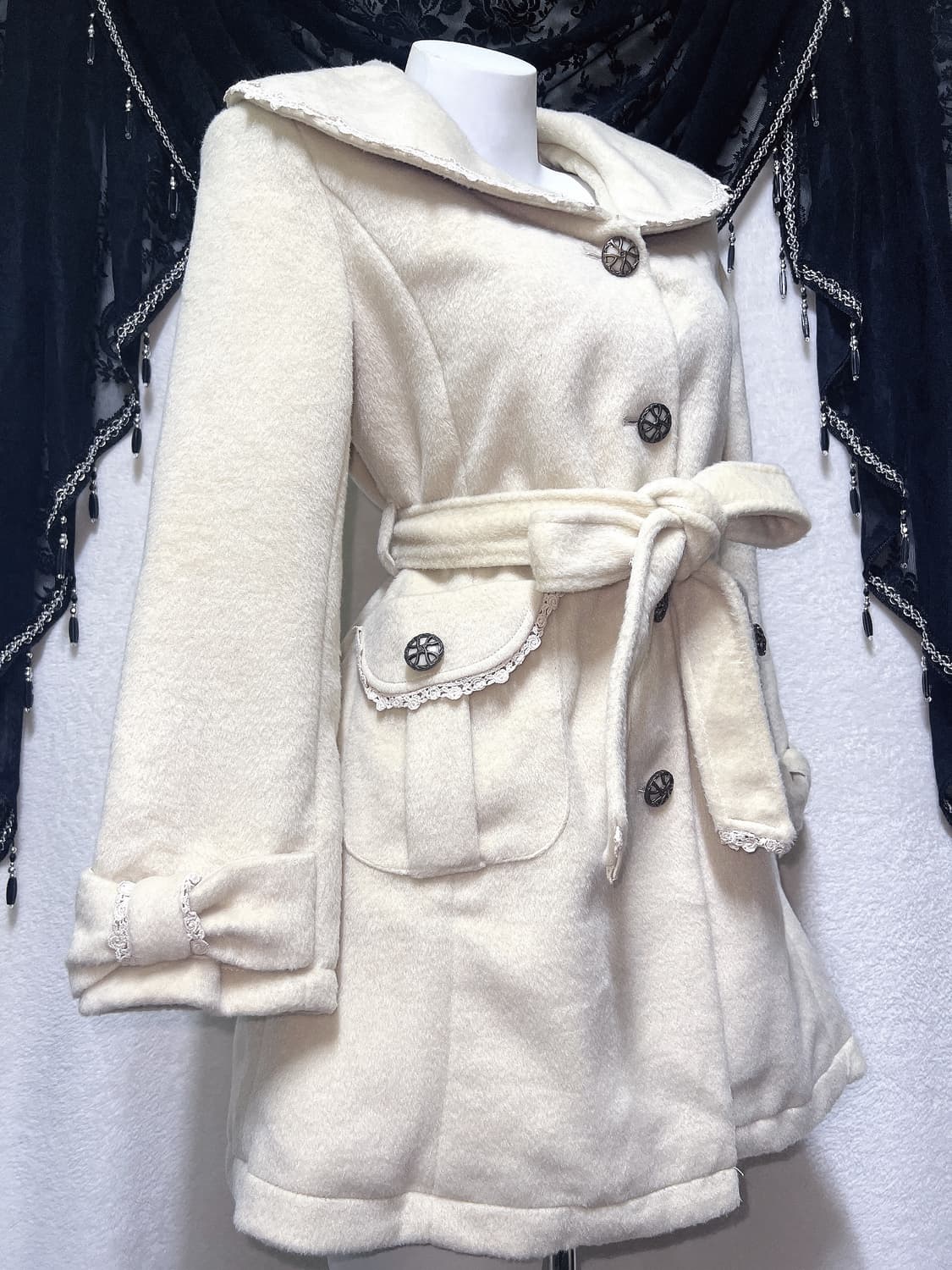 엑시즈팜 라떼갸루 로맨틱 로걀 베이지 레이스 리본 벨트 코트 자켓 핀터 상품이미지4