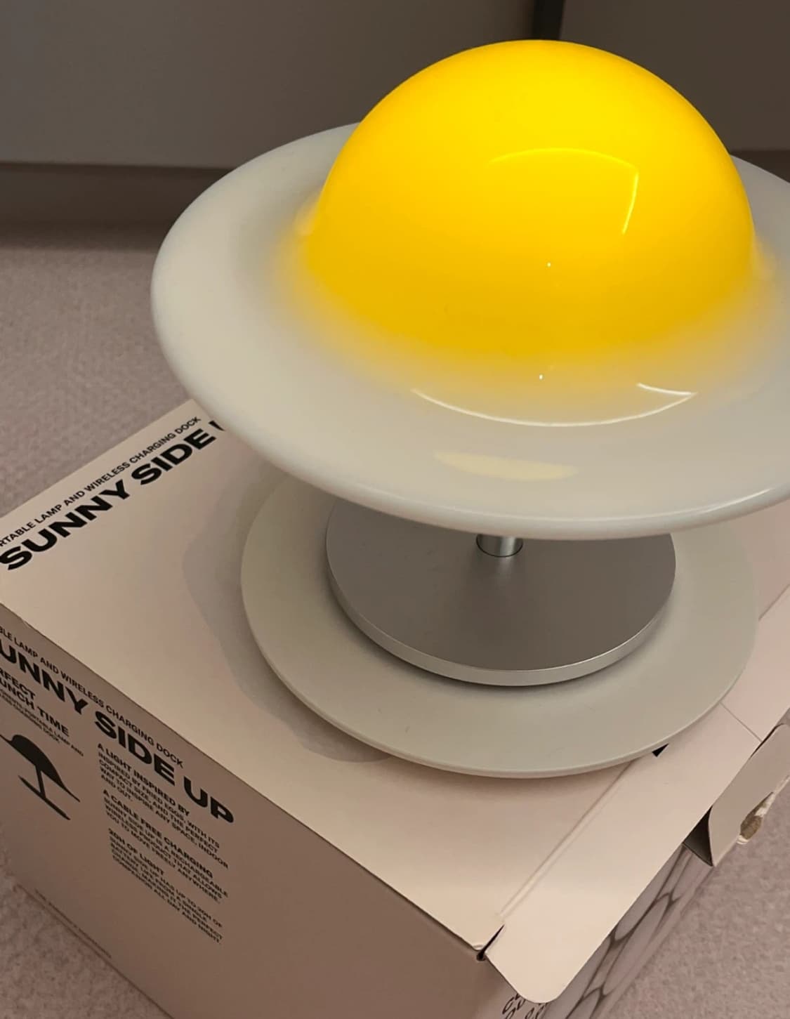 [써니사이드업] 무선 충전식 밝기 조절 단 스탠드 무드등 상품이미지2